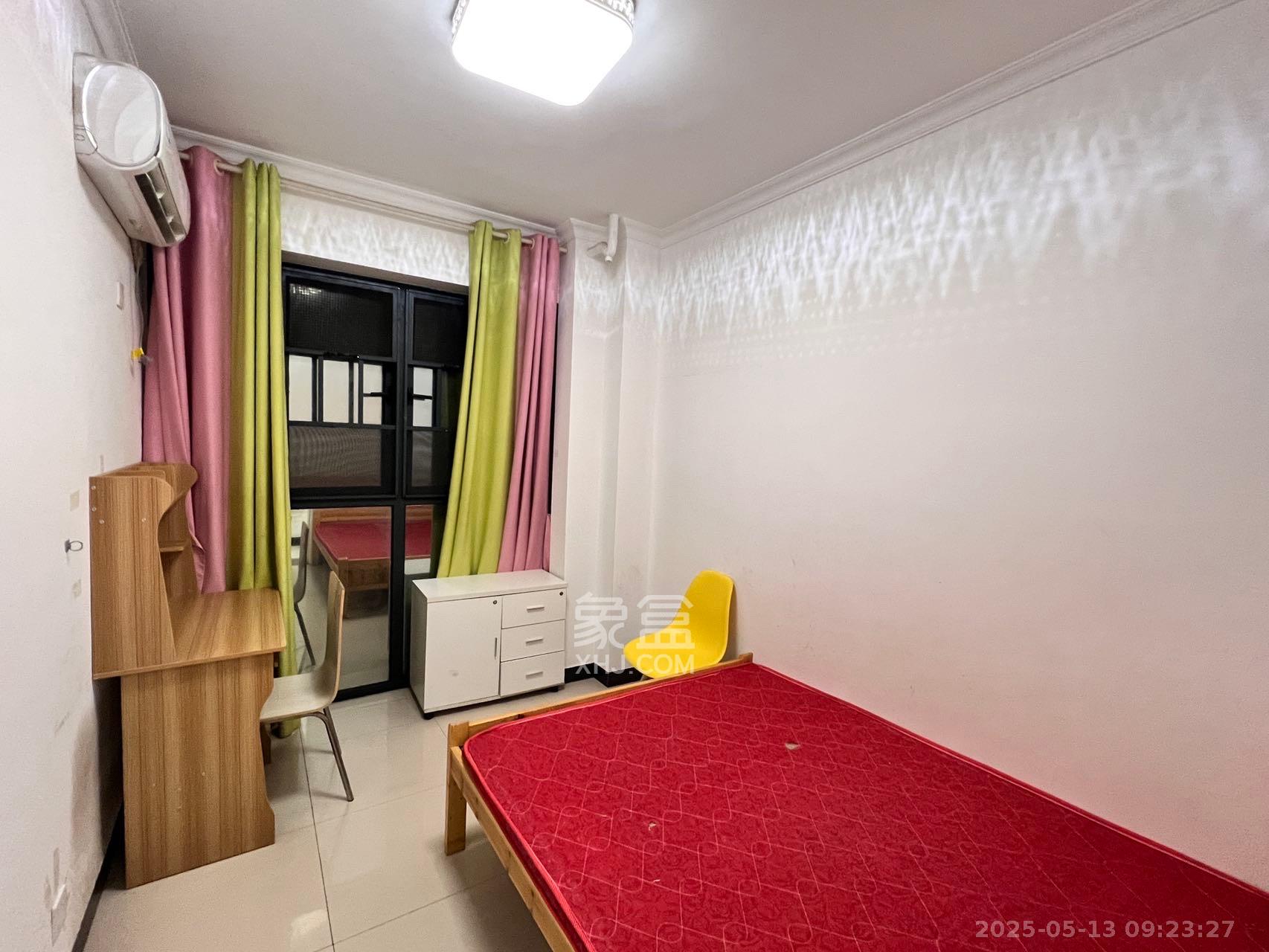 中南红领邦（红星嘉和苑）  4室2厅2卫    2000.0元/月室内图