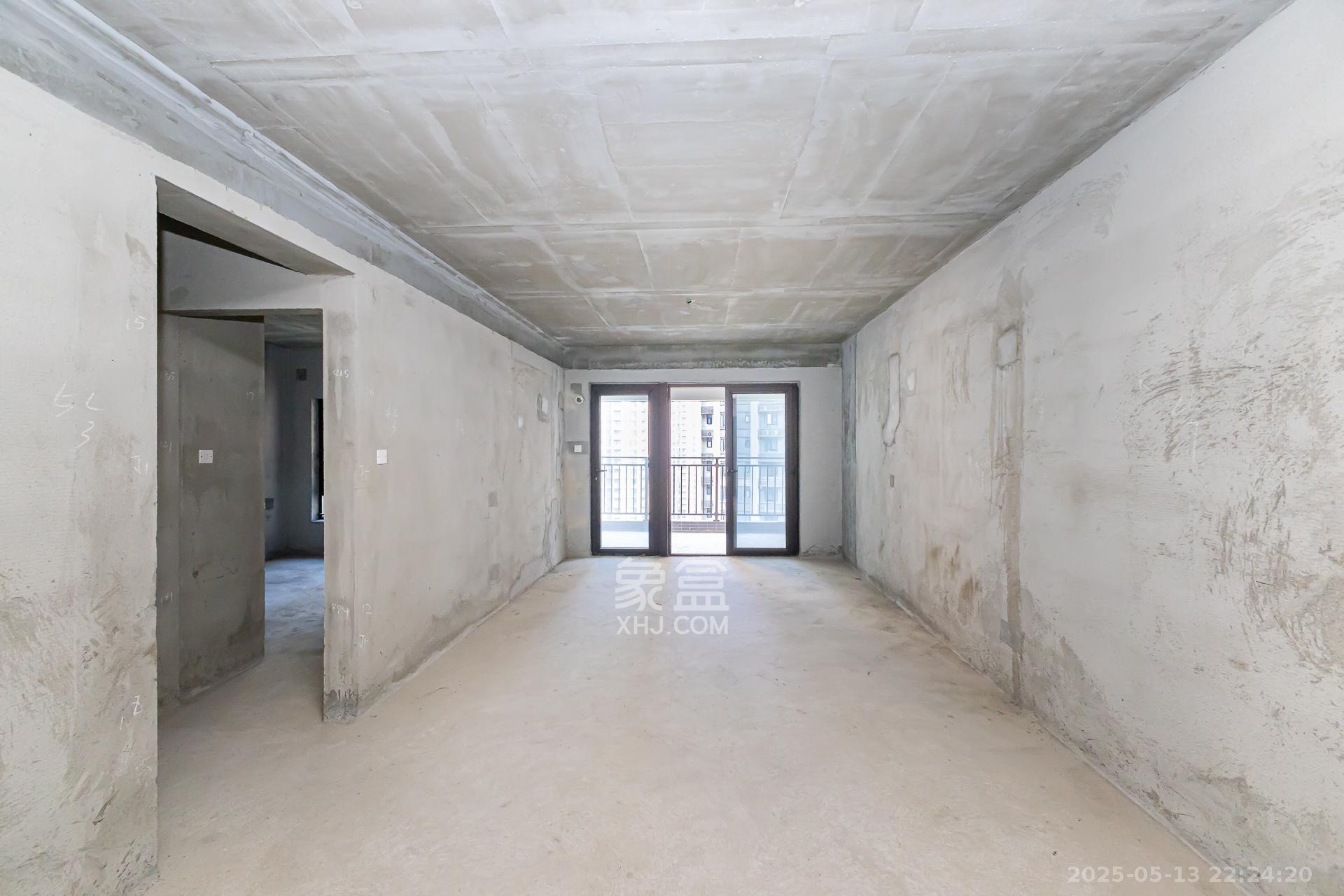 时代倾城三期  2室2厅1卫    62.0万 时代倾城三期  2室2厅1卫    62.0万客厅