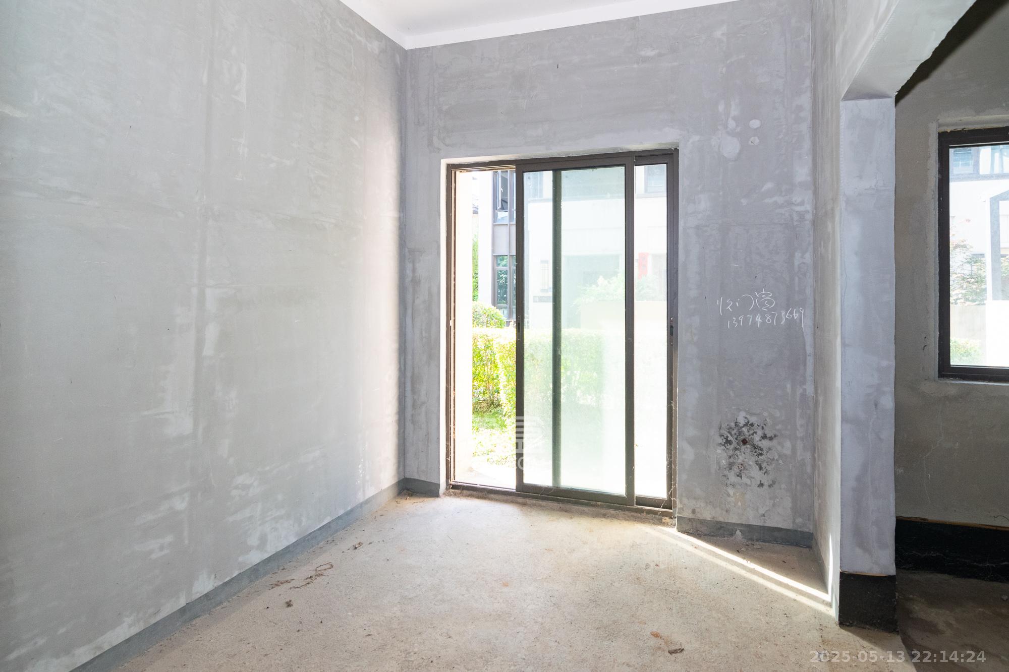 华润桃源里 5室3厅3卫 160.0万 华润桃源里 5室3厅3卫 160.0万其他