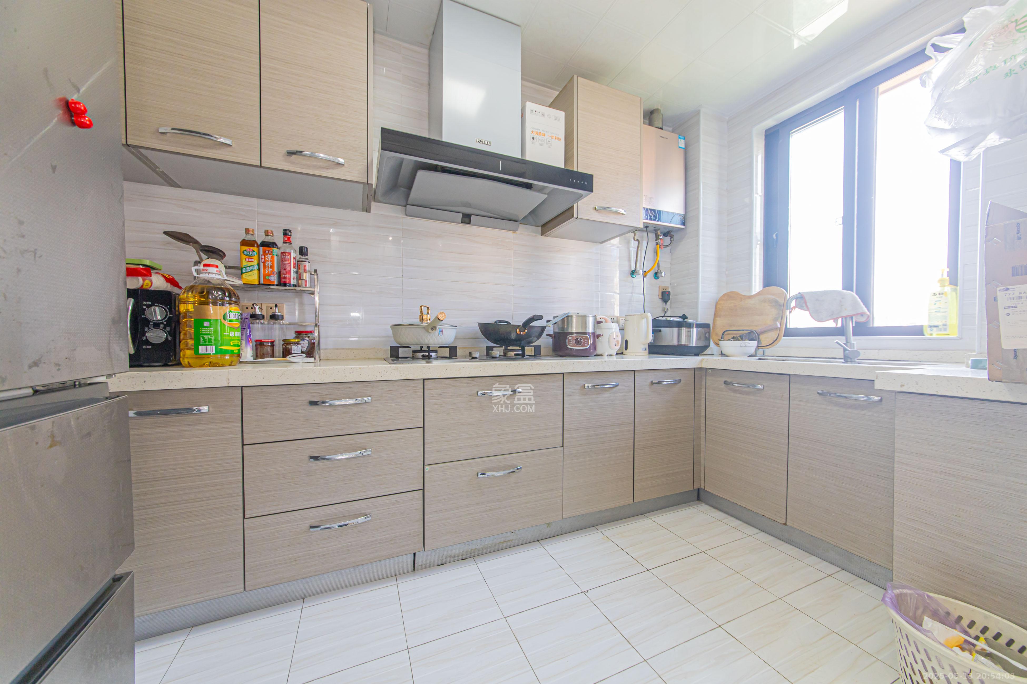 鑫远和城(一、二期) 4室2厅2卫 111.8万 鑫远和城(一、二期) 4室2厅2卫 111.8万厨房