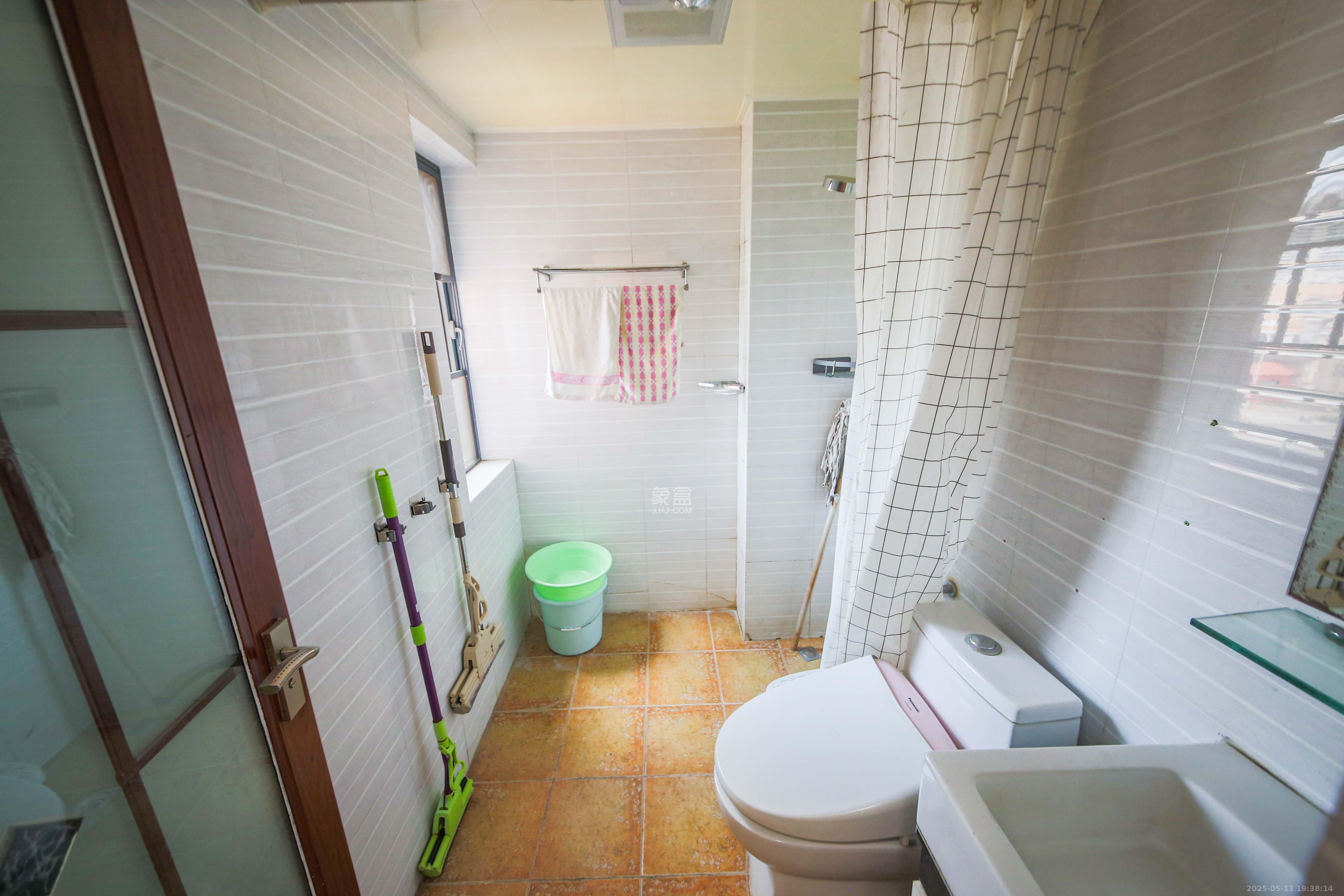 奥林匹克花园 2室2厅1卫 68.0万 奥林匹克花园 2室2厅1卫 68.0万卫生间