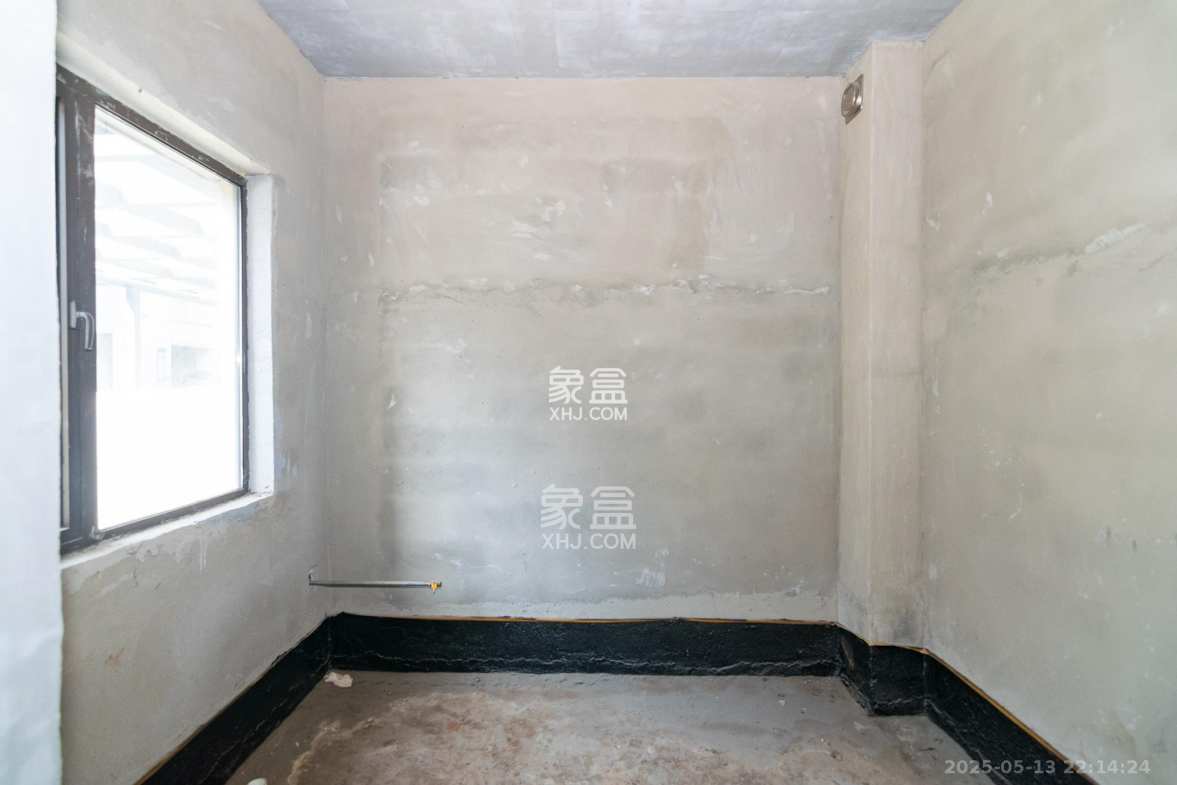 华润桃源里 5室3厅3卫 160.0万 华润桃源里 5室3厅3卫 160.0万厨房