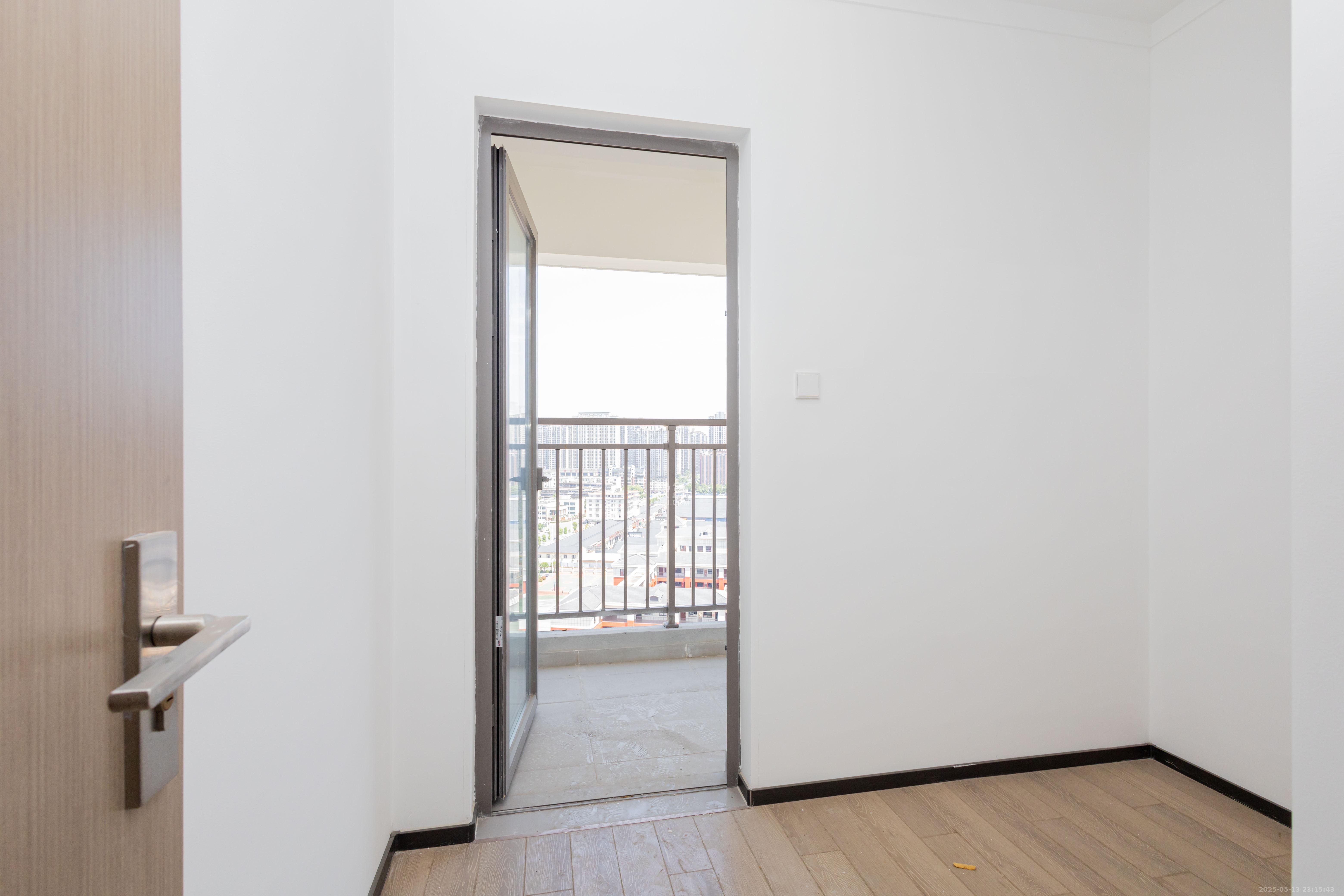 佳兆业滨江四季 4室2厅2卫 150.0万 佳兆业滨江四季 4室2厅2卫 150.0万卧室