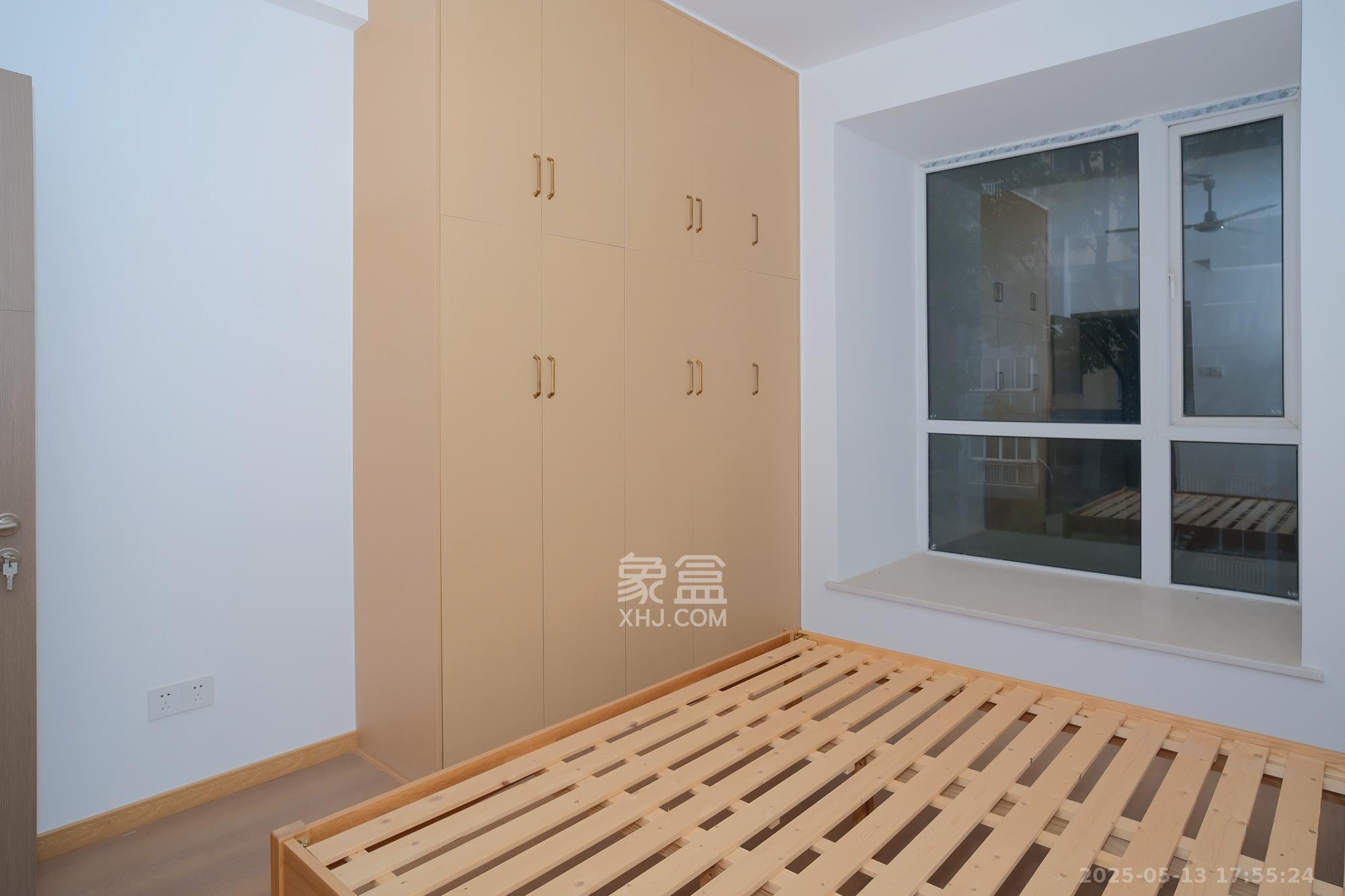 山水湾  2室2厅1卫    61.8万 山水湾  2室2厅1卫    61.8万卧室