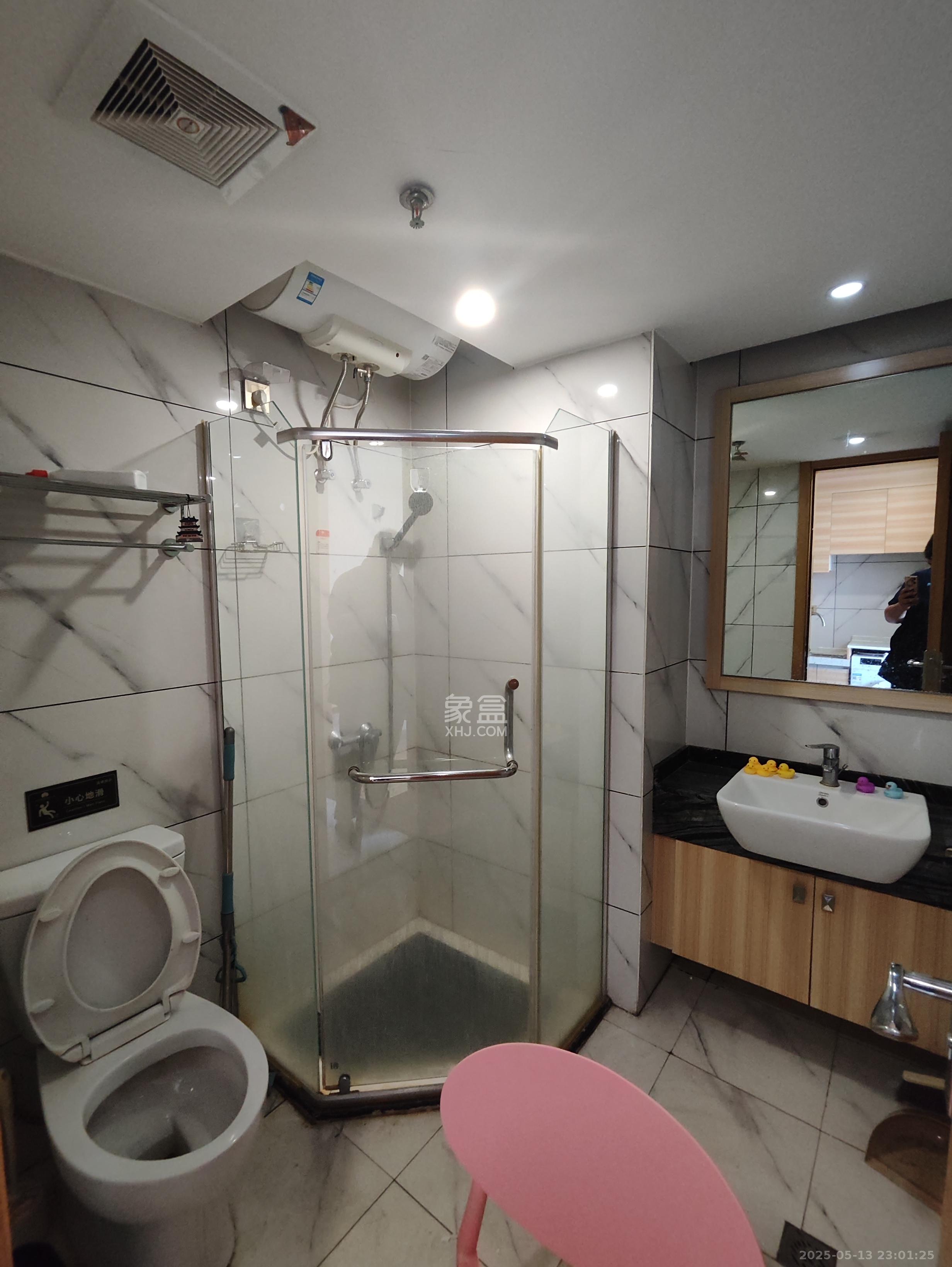 众东国际 1室1厅1卫 1800.0元/月 众东国际 1室1厅1卫 1800.0元/月室内图