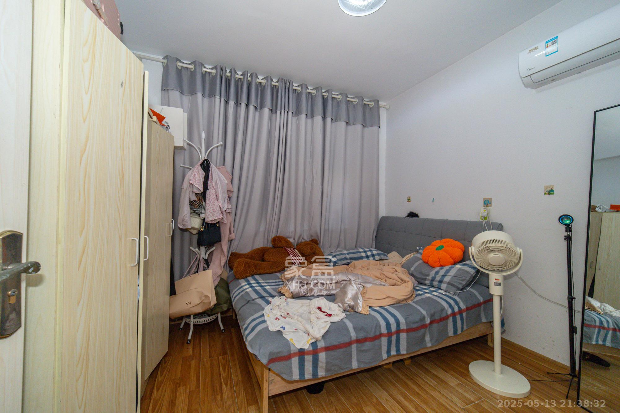 新长海广场  3室2厅1卫    54.8万 新长海广场  3室2厅1卫    54.8万卧室