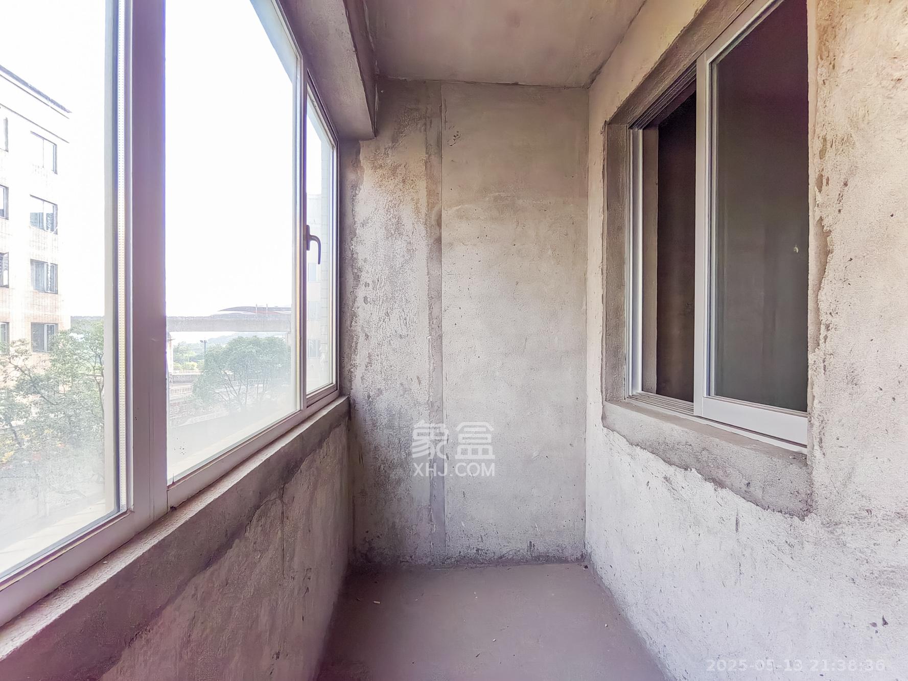 恒广国际物流园 3室2厅1卫 30.9万 恒广国际物流园 3室2厅1卫 30.9万阳台