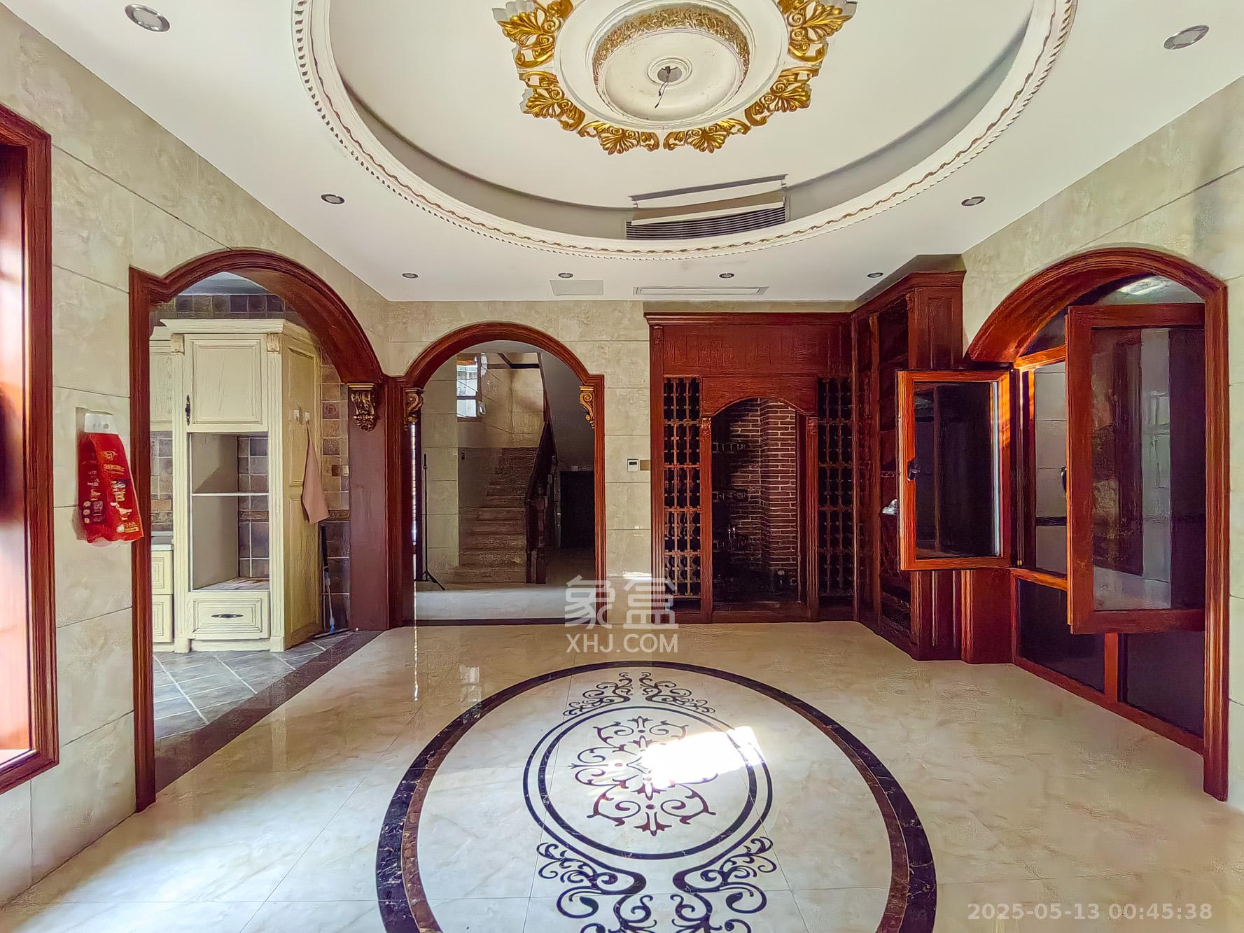 好望谷 5室3厅3卫 828.0万 好望谷 5室3厅3卫 828.0万客厅