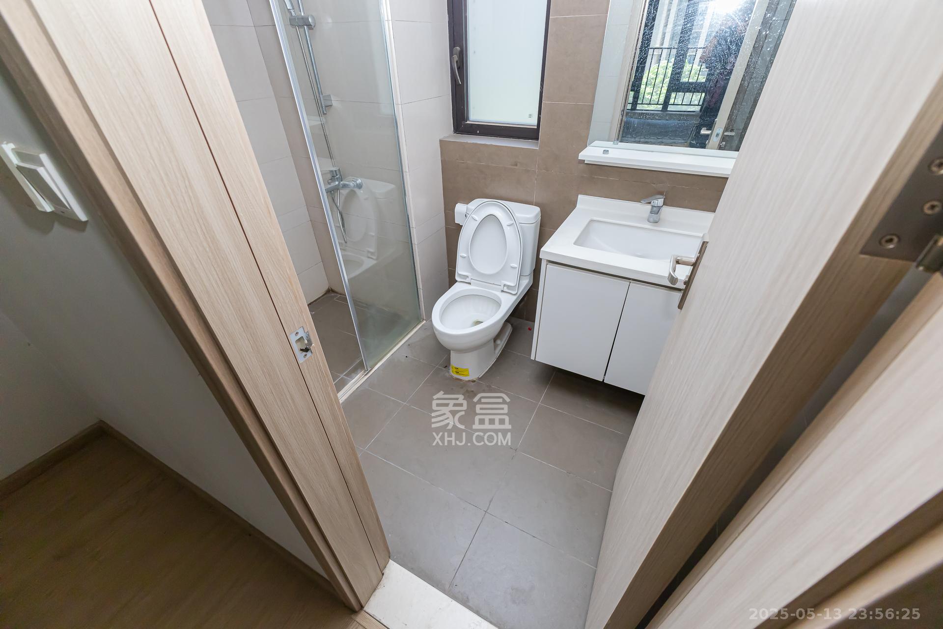 时代倾城三期 3室2厅2卫 89.0万 时代倾城三期 3室2厅2卫 89.0万卫生间