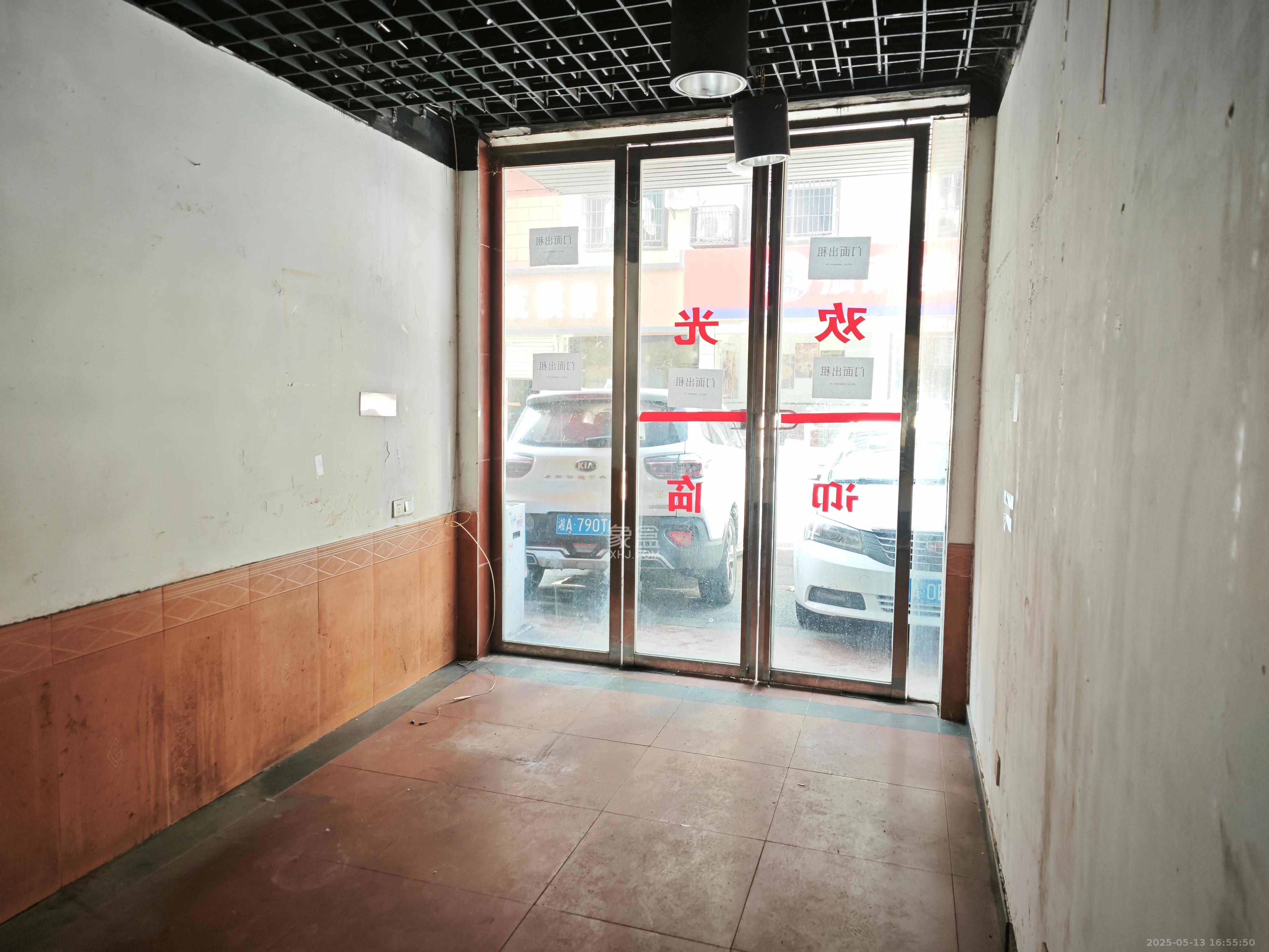 星沙四区  5室3厅3卫    2000.0元/月 星沙四区  5室3厅3卫    2000.0元/月室内图