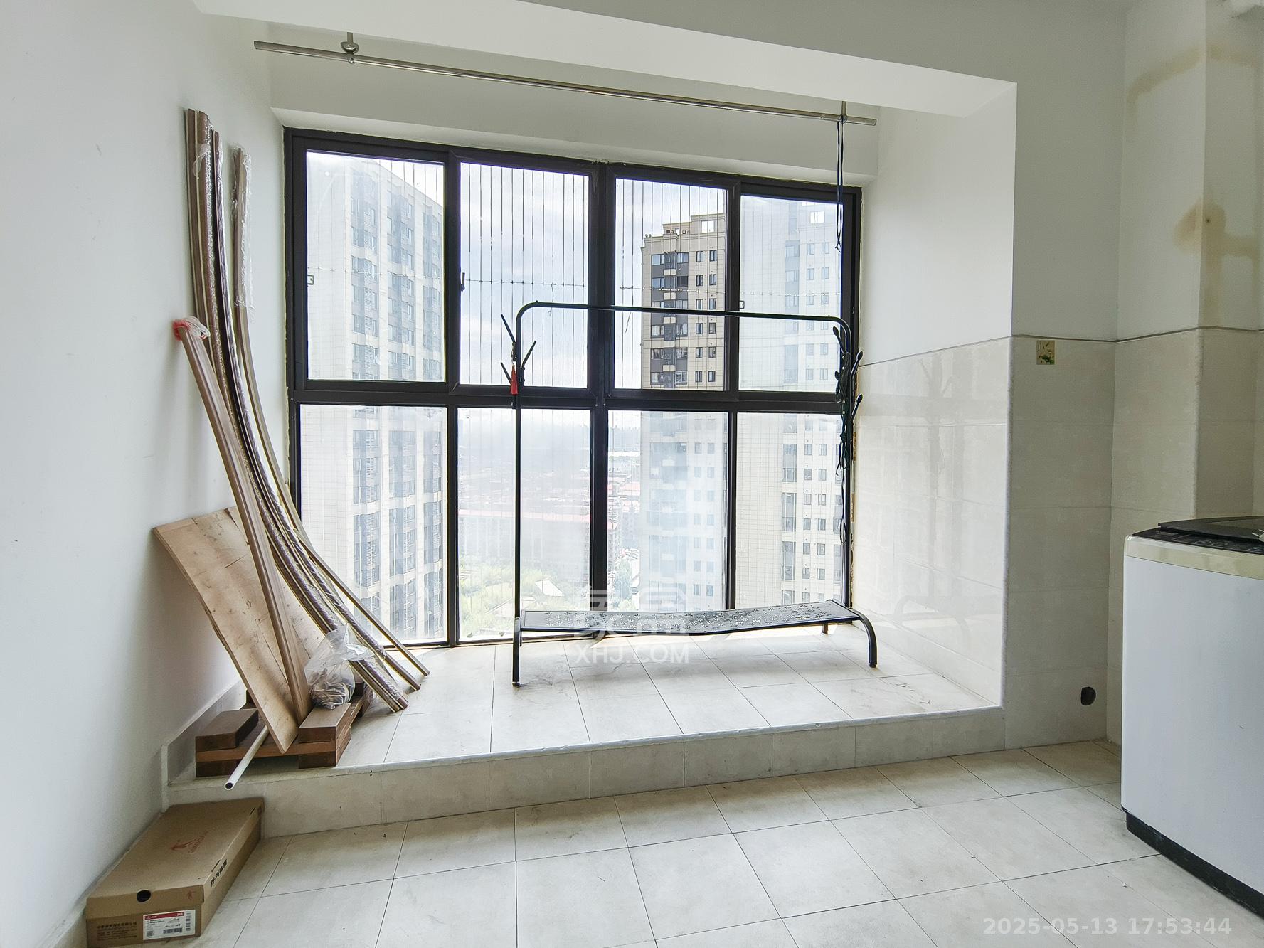 保利香槟国际 3室2厅1卫 62.0万 保利香槟国际 3室2厅1卫 62.0万阳台