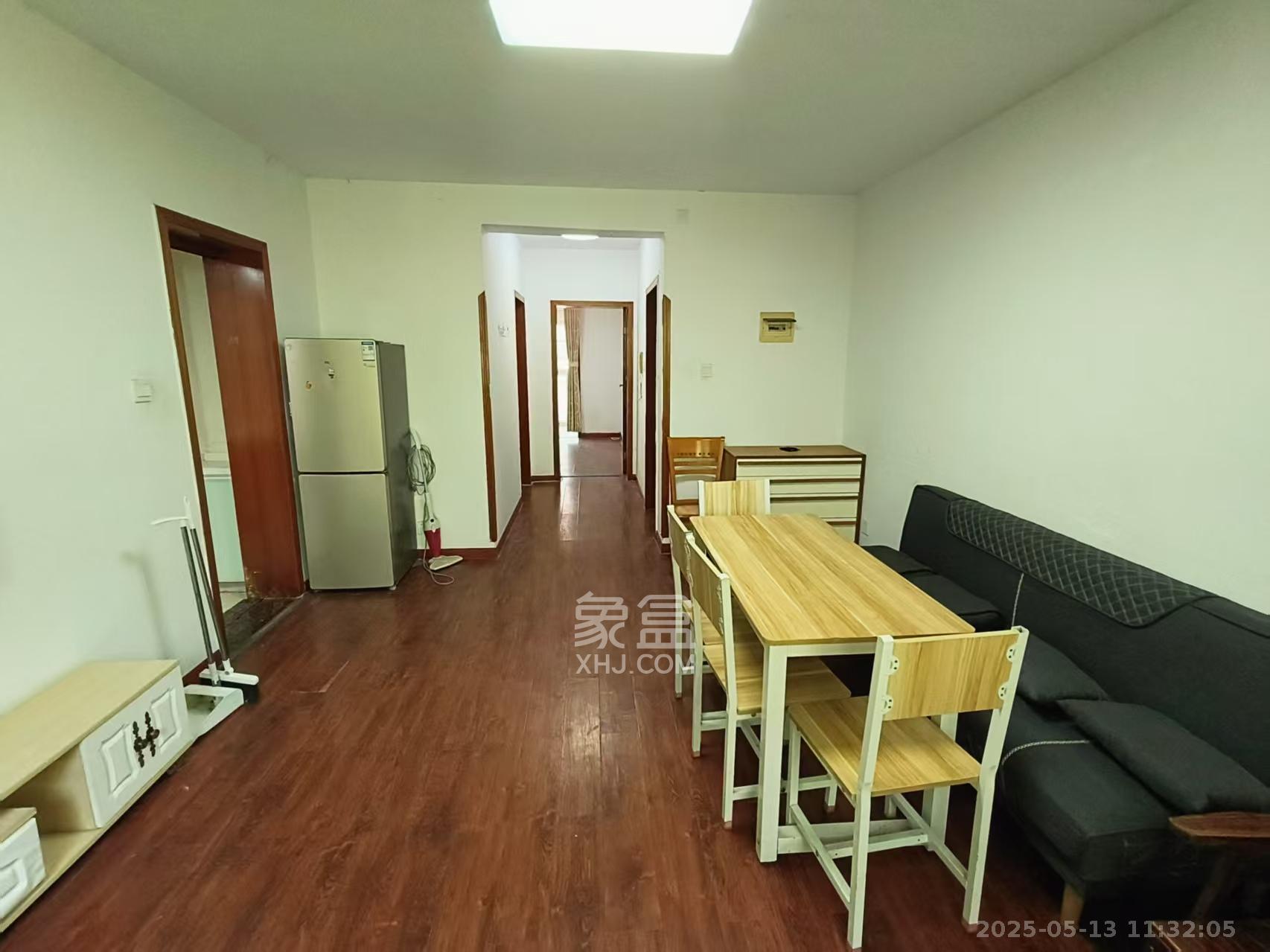 枫林美景  2室2厅1卫   2000.00元/月室内图