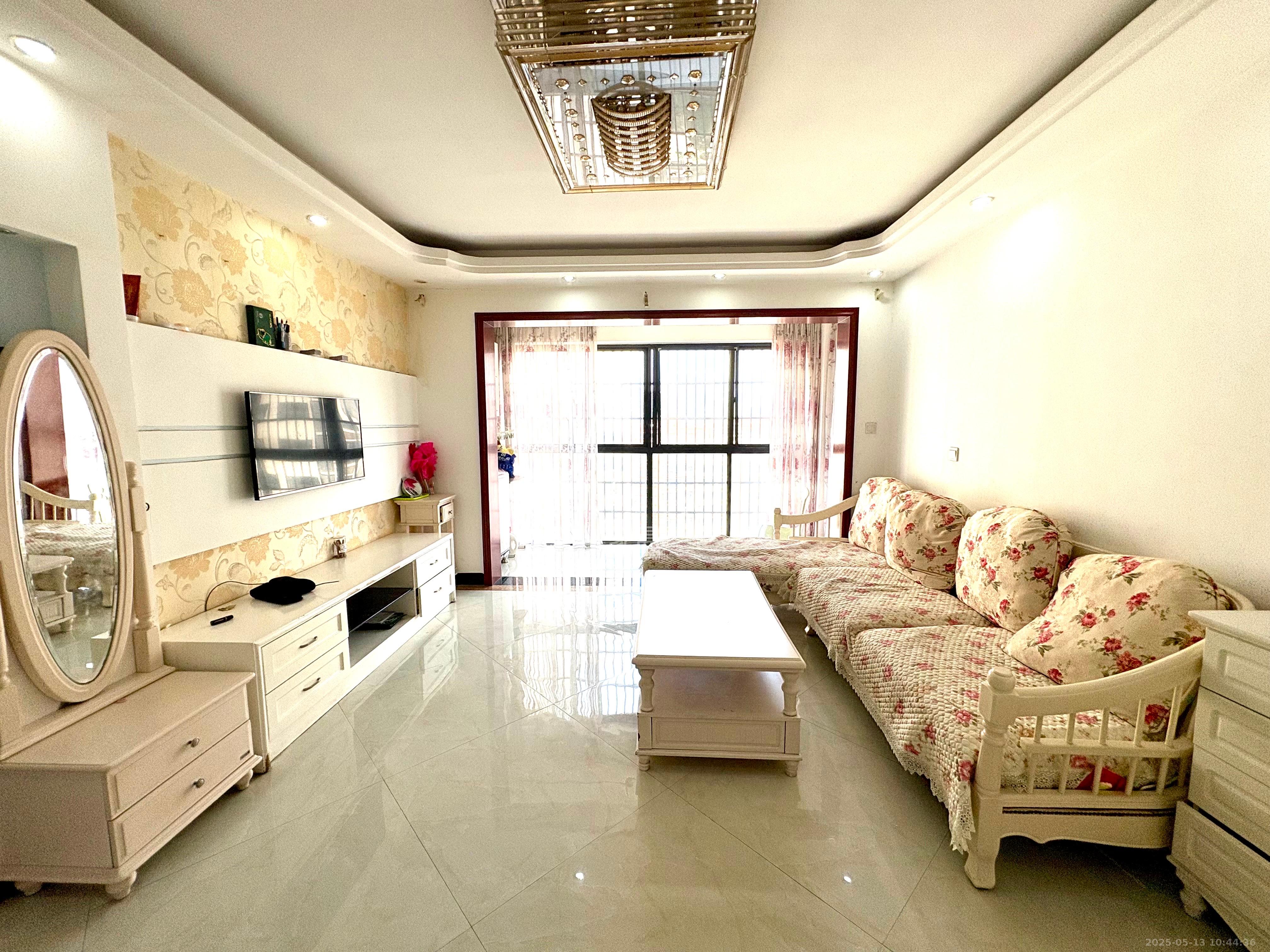 秀峰景园(领秀峰) 3室2厅2卫 2000.0元/月 秀峰景园(领秀峰) 3室2厅2卫 2000.0元/月室内图