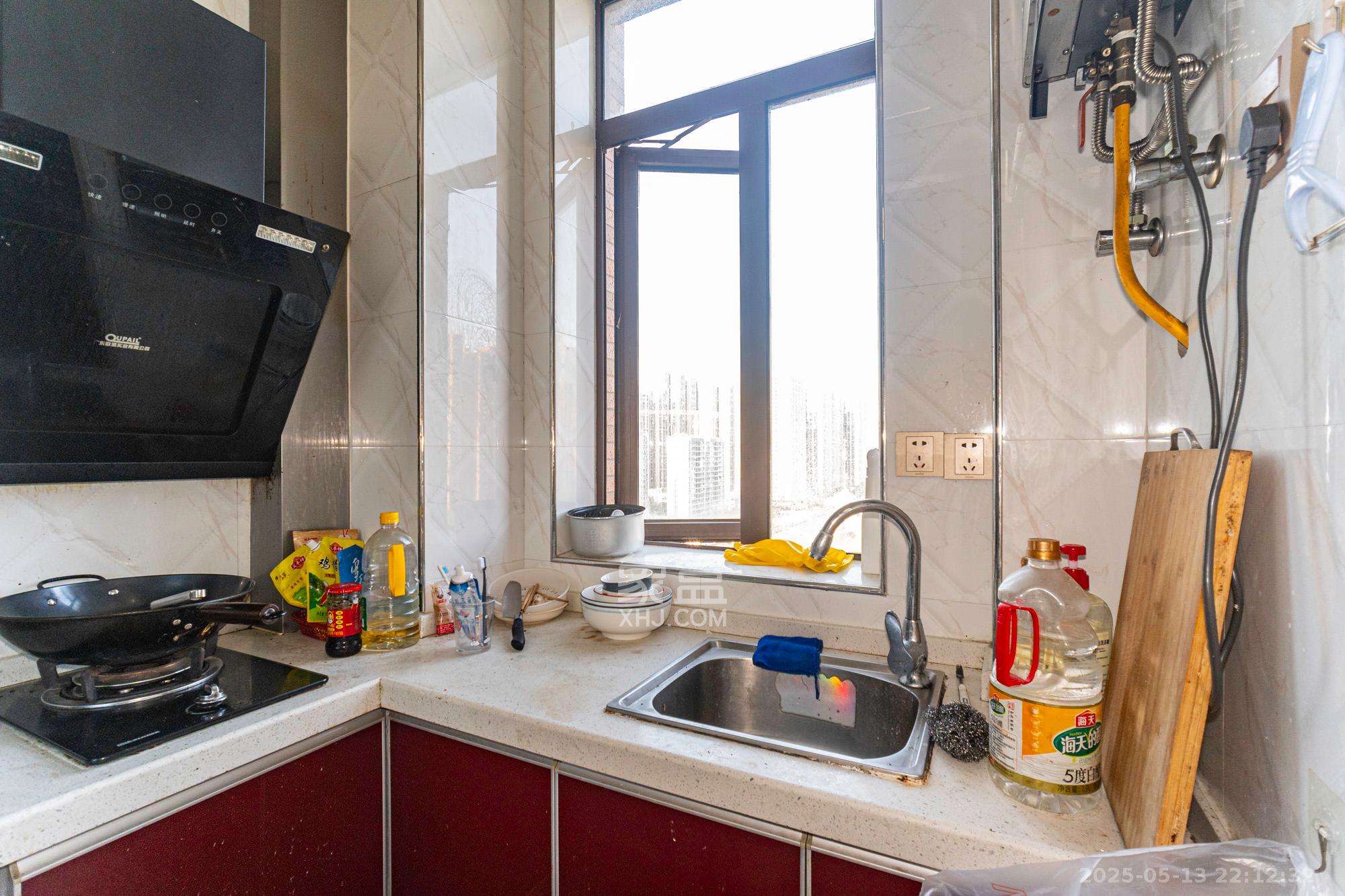 水岸世景  1室1厅1卫    18.0万 水岸世景  1室1厅1卫    18.0万厨房