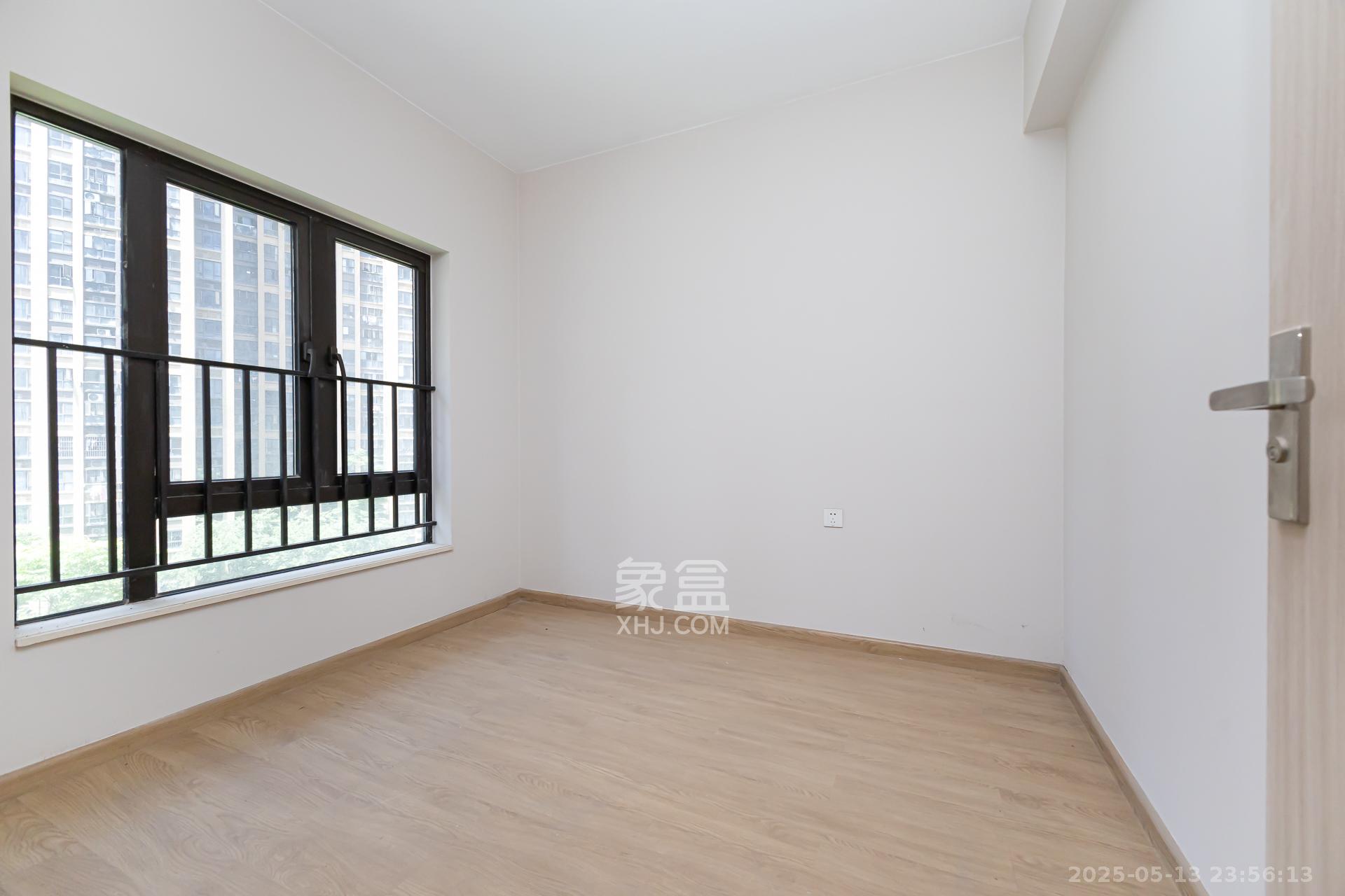 时代倾城三期 3室2厅2卫 89.0万 时代倾城三期 3室2厅2卫 89.0万卧室