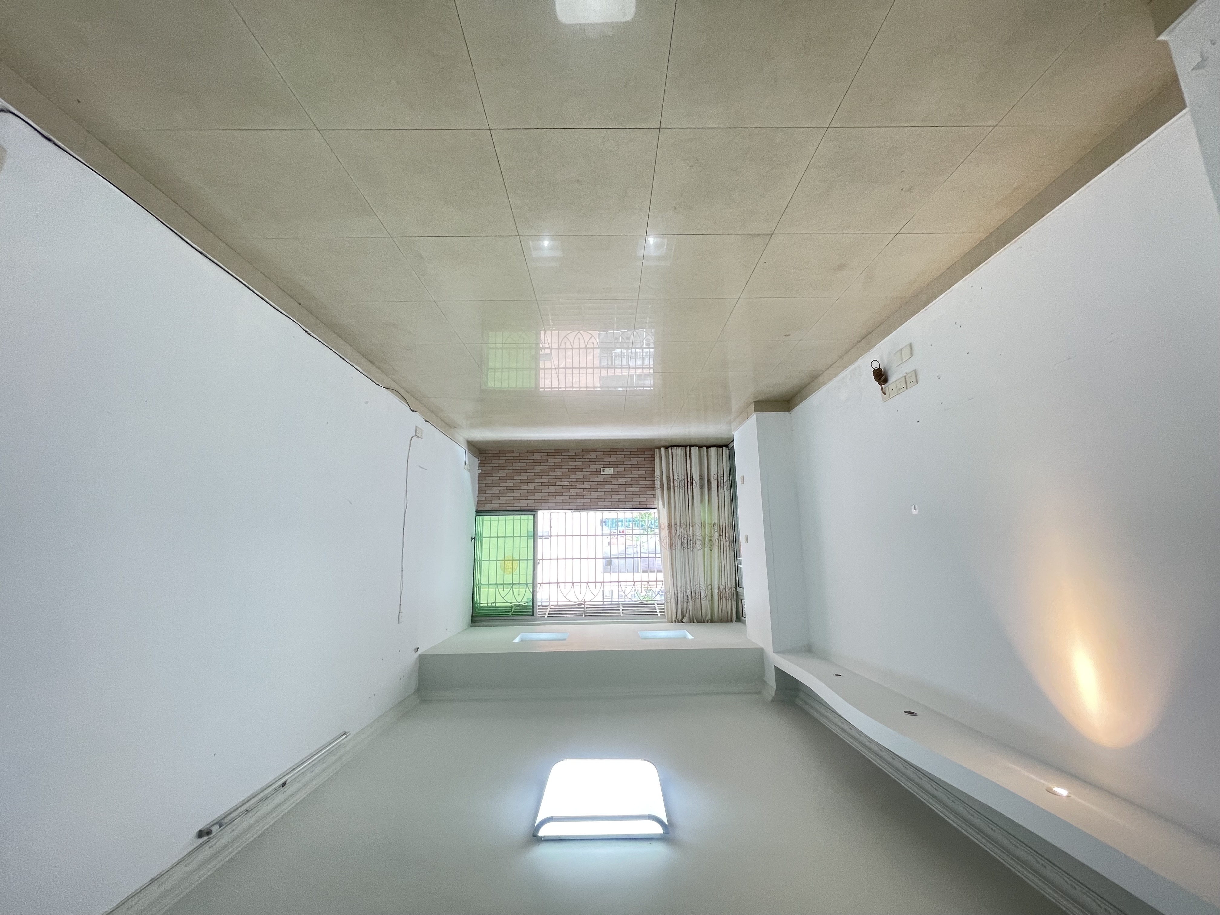 四季大厦 2室2厅1卫 2100.0元/月 四季大厦 2室2厅1卫 2100.0元/月室内图