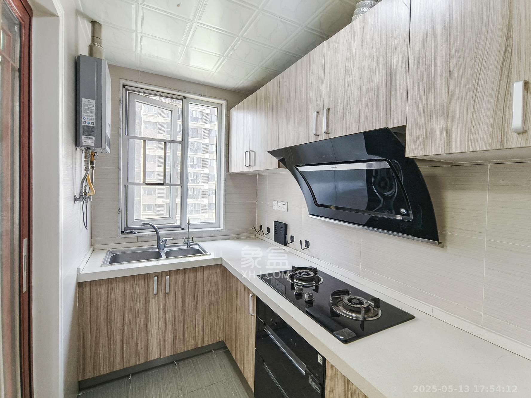 保利香槟国际 4室2厅2卫 97.8万 保利香槟国际 4室2厅2卫 97.8万厨房