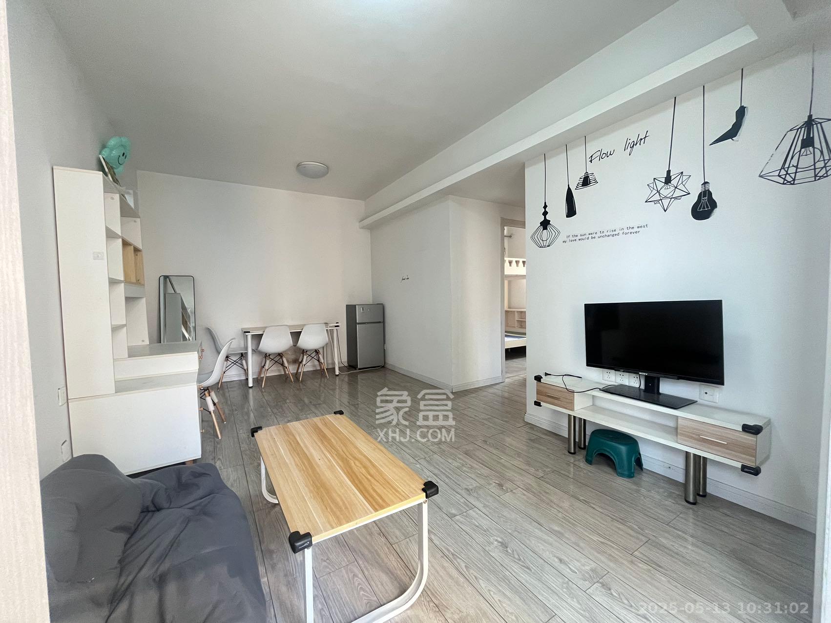 三一街区  2室1厅1卫   1500.00元/月室内图1