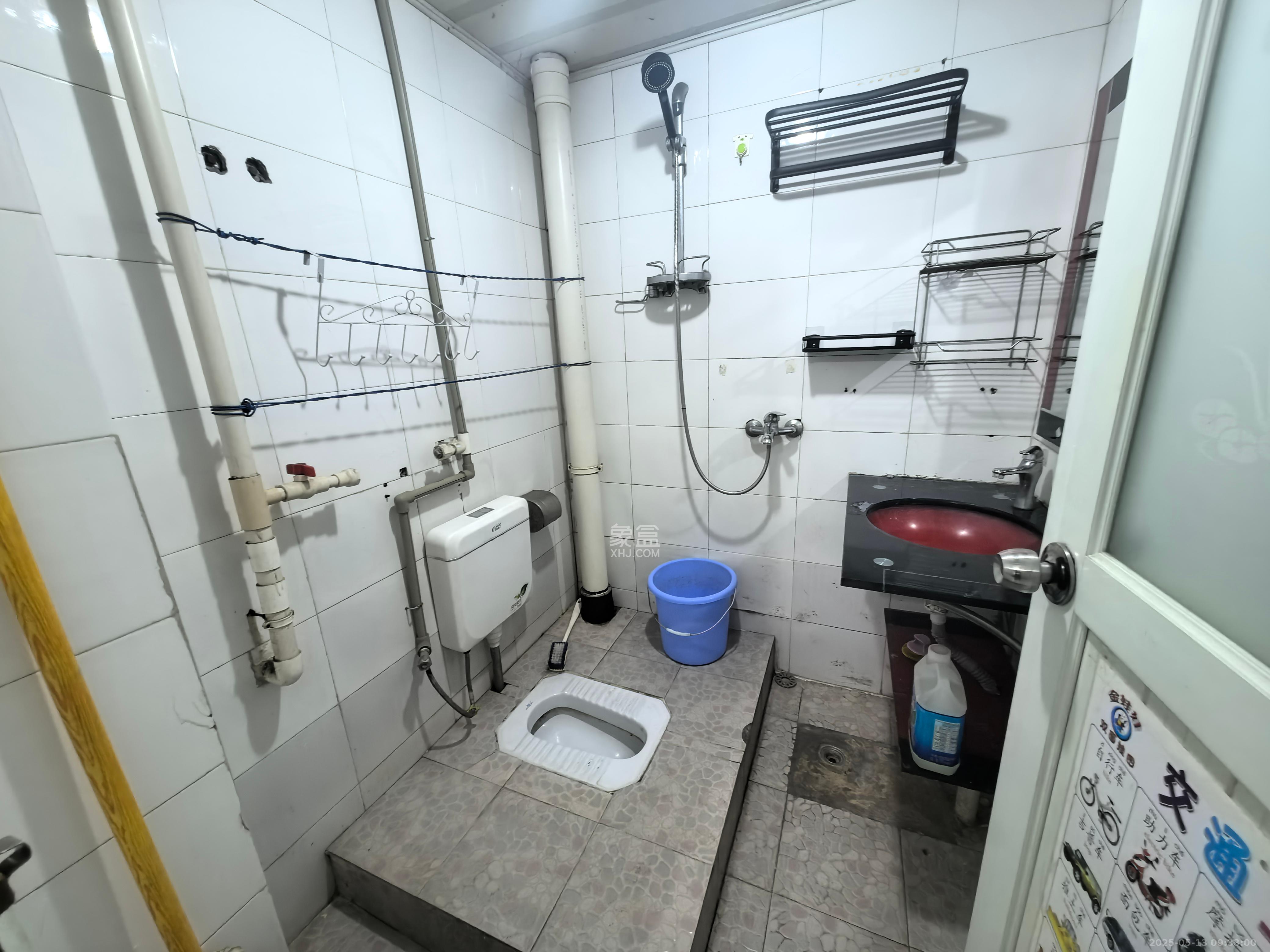 金帆江滨玫瑰园  2室1厅1卫    1400.0元/月 金帆江滨玫瑰园  2室1厅1卫    1400.0元/月室内图