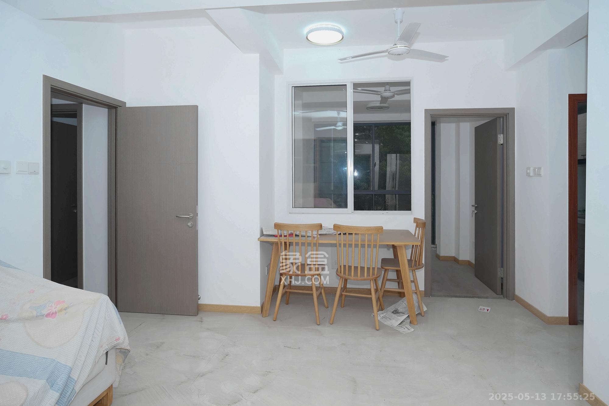 山水湾  2室2厅1卫    61.8万 山水湾  2室2厅1卫    61.8万客厅