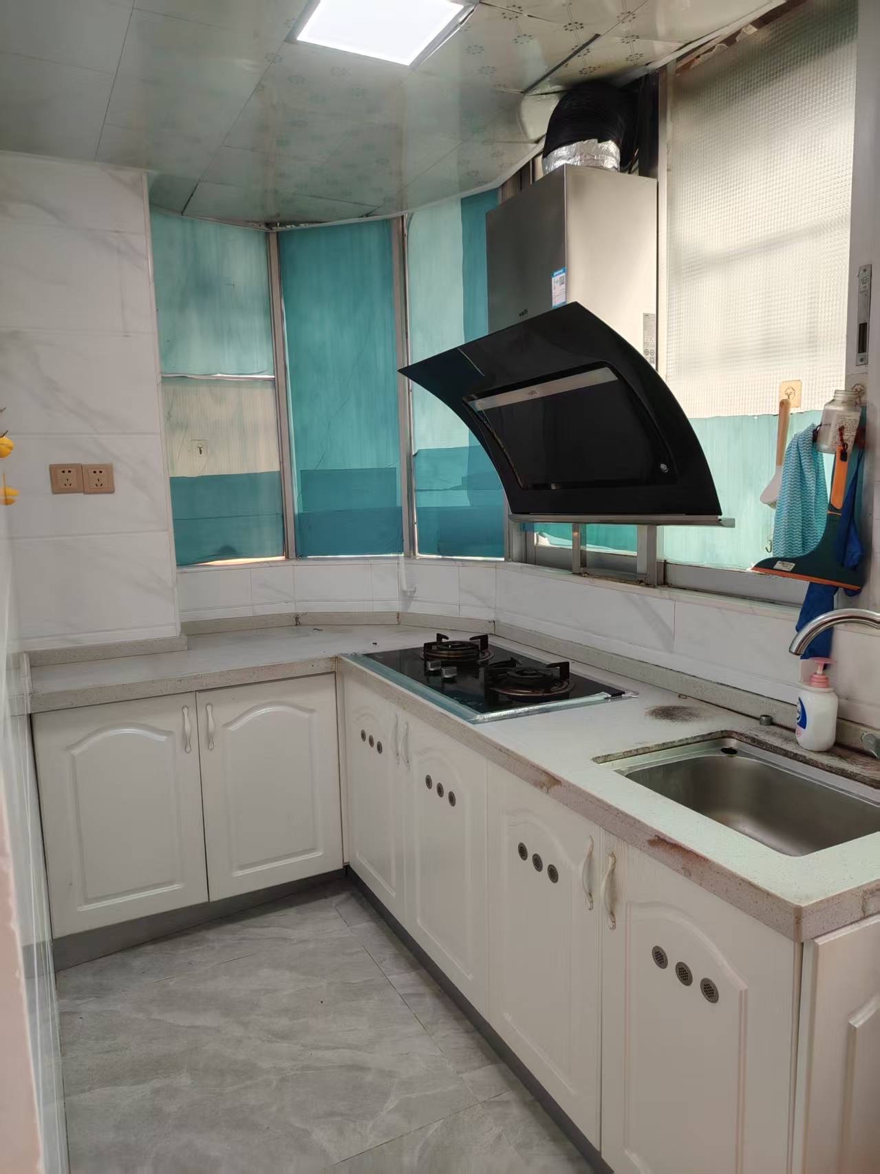 南岛厂宿舍  2室2厅2卫    68.8万 南岛厂宿舍  2室2厅2卫    68.8万客厅