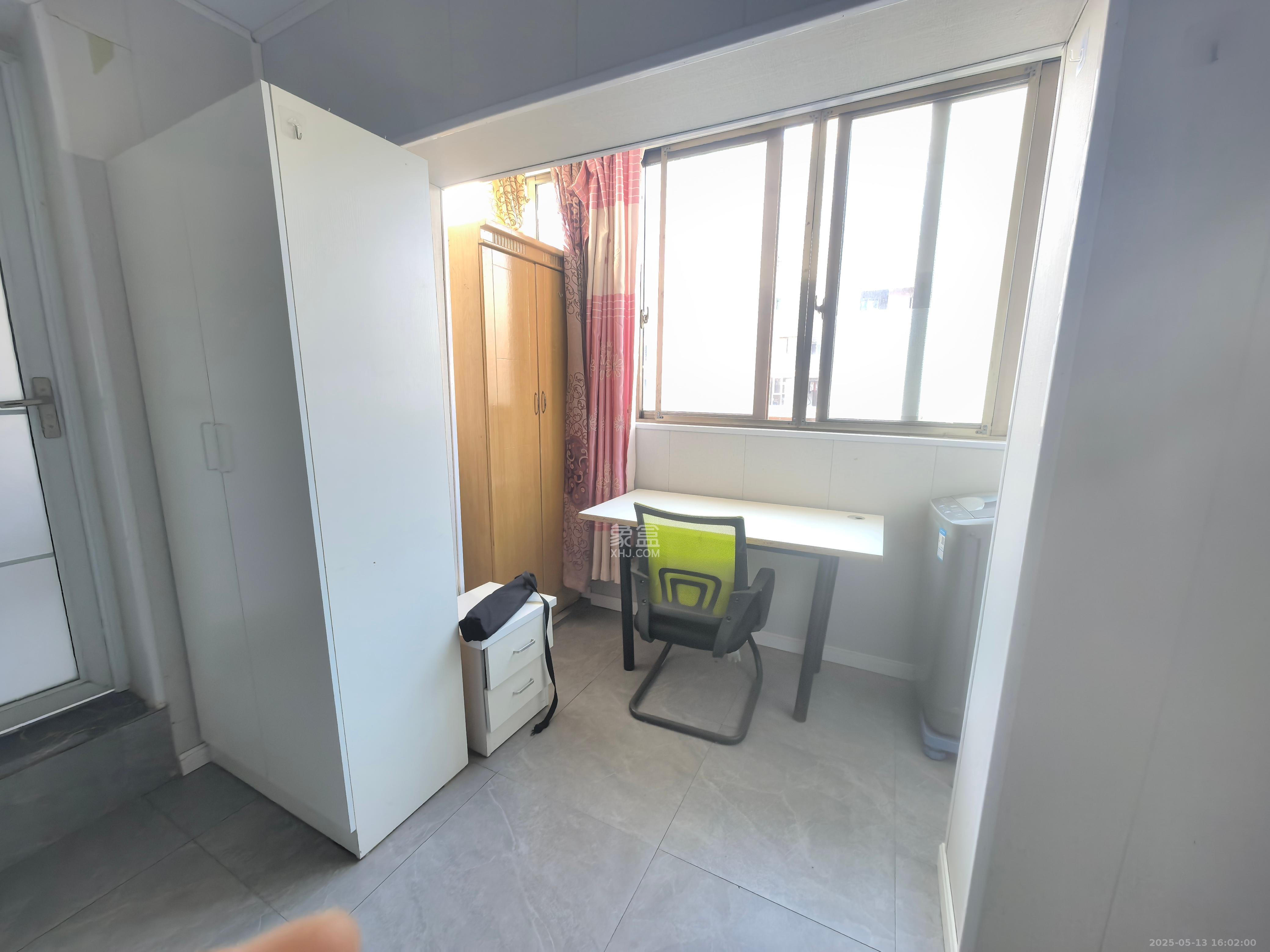 西岸润泽府  1室1厅1卫    1600.0元/月 西岸润泽府  1室1厅1卫    1600.0元/月室内图