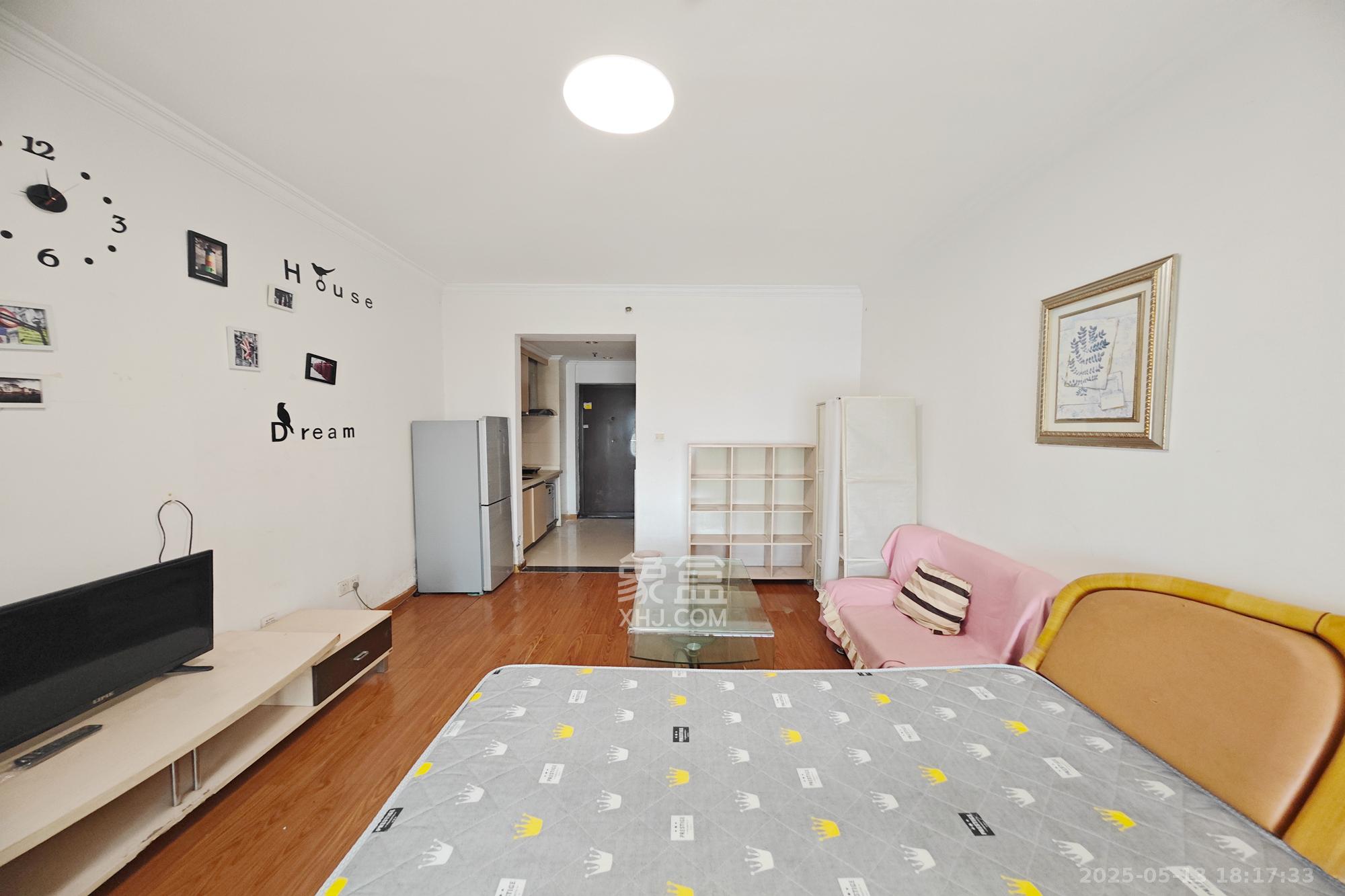 兰亭优壳(隽峰苑)  1室1厅1卫    25.0万 兰亭优壳(隽峰苑)  1室1厅1卫    25.0万卧室