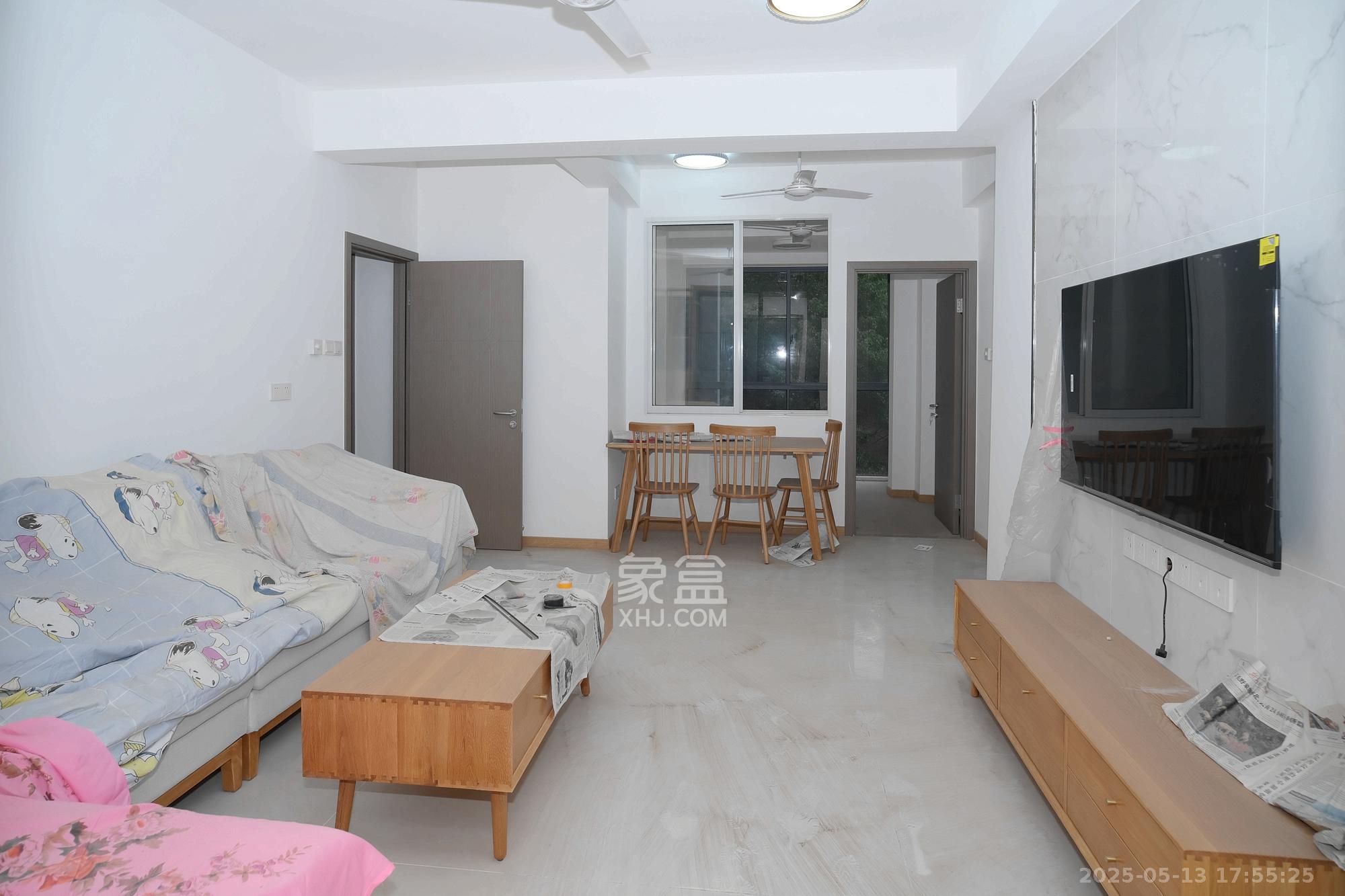 山水湾  2室2厅1卫    61.8万 山水湾  2室2厅1卫    61.8万客厅