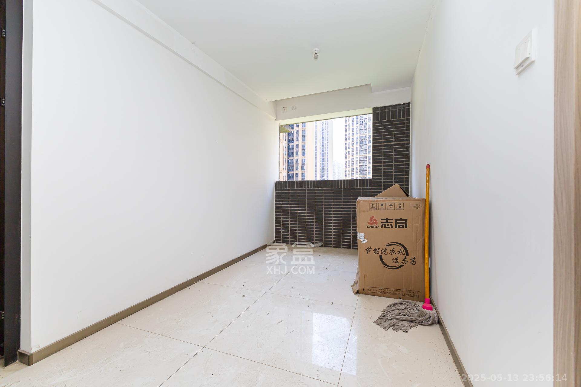 时代倾城三期 3室2厅2卫 89.0万 时代倾城三期 3室2厅2卫 89.0万卧室