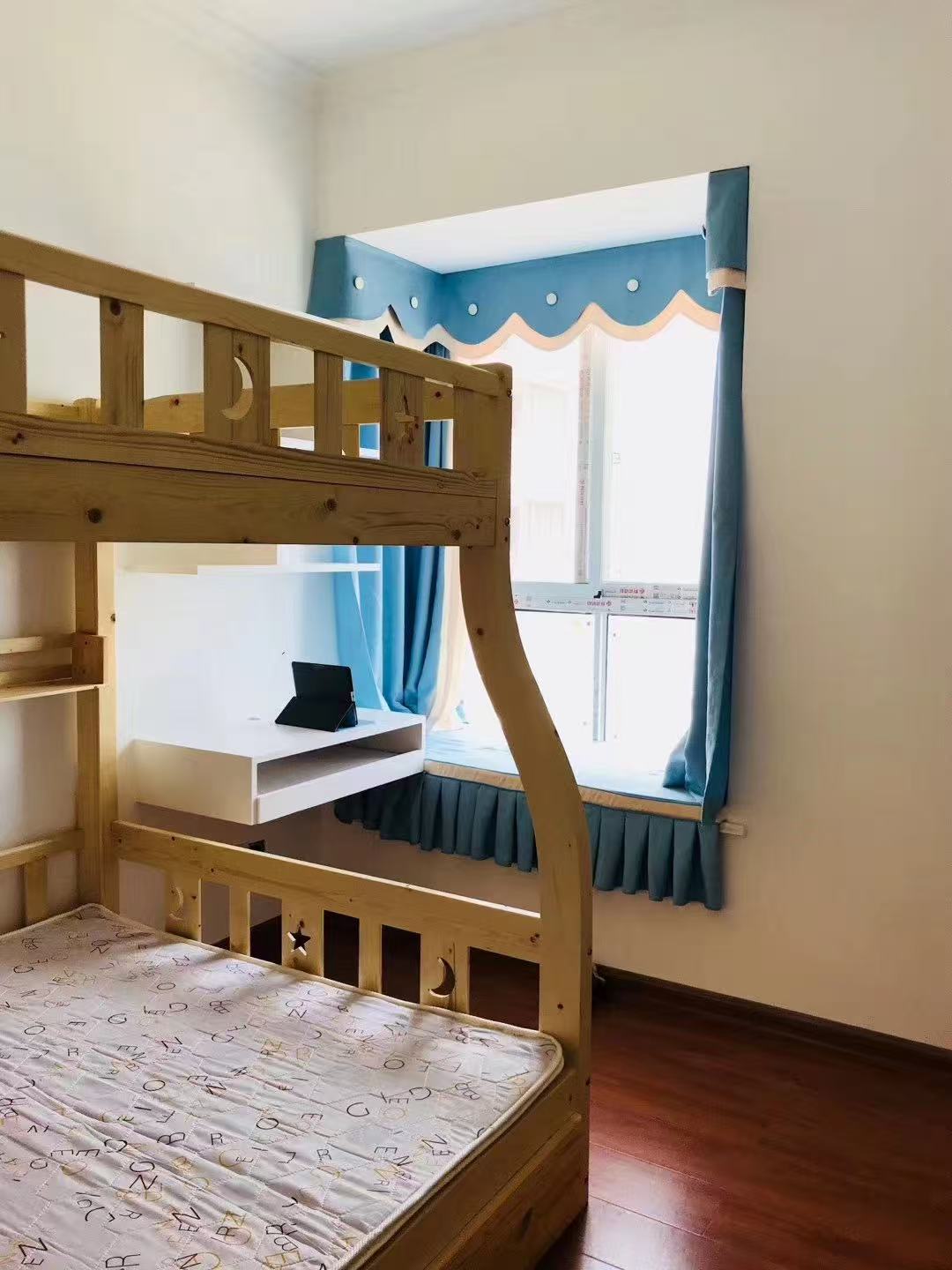 御笔华章 2室2厅1卫 1700.0元/月 御笔华章 2室2厅1卫 1700.0元/月室内图