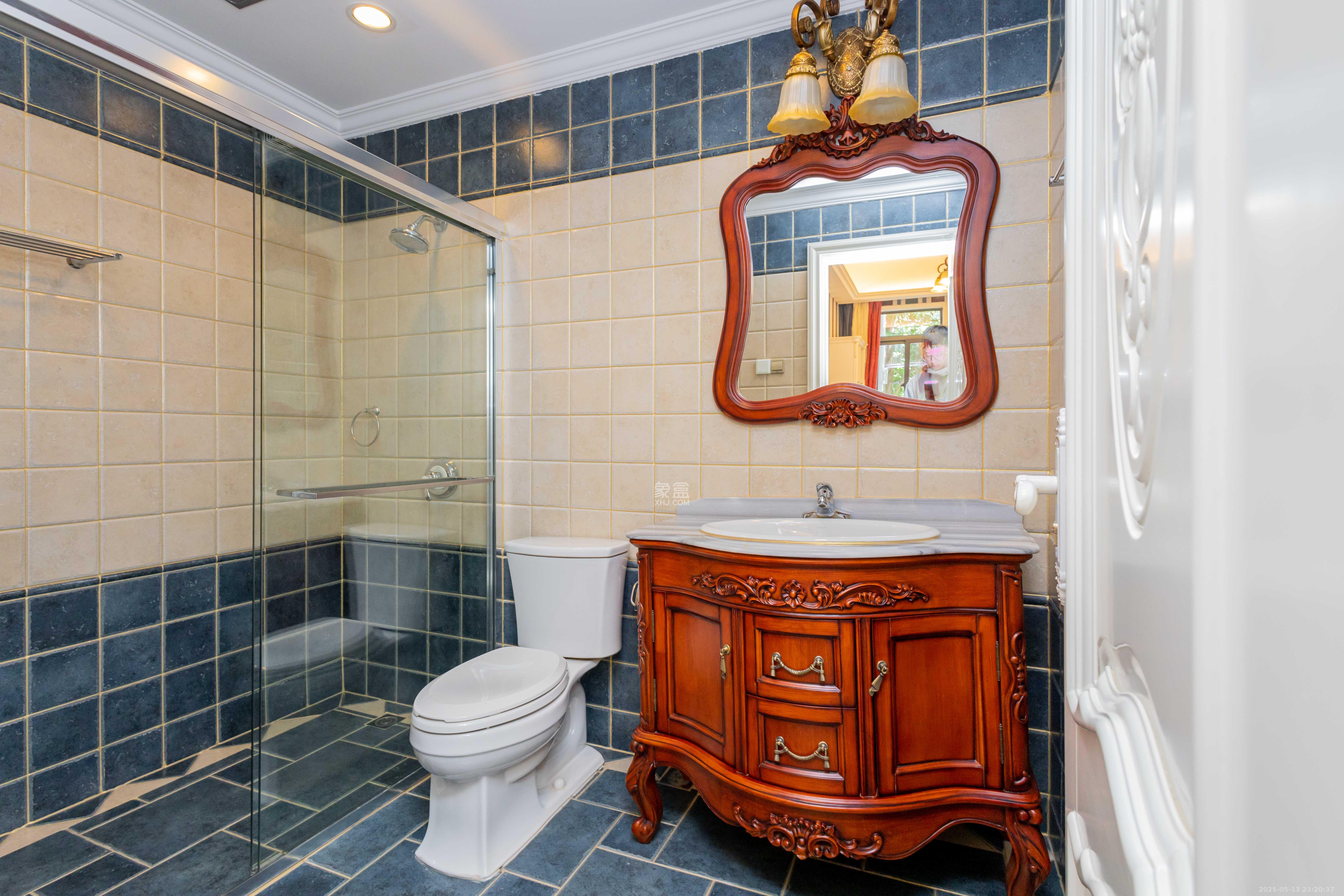 中交中央公园D2区 4室2厅4卫 385.0万 中交中央公园D2区 4室2厅4卫 385.0万卧室