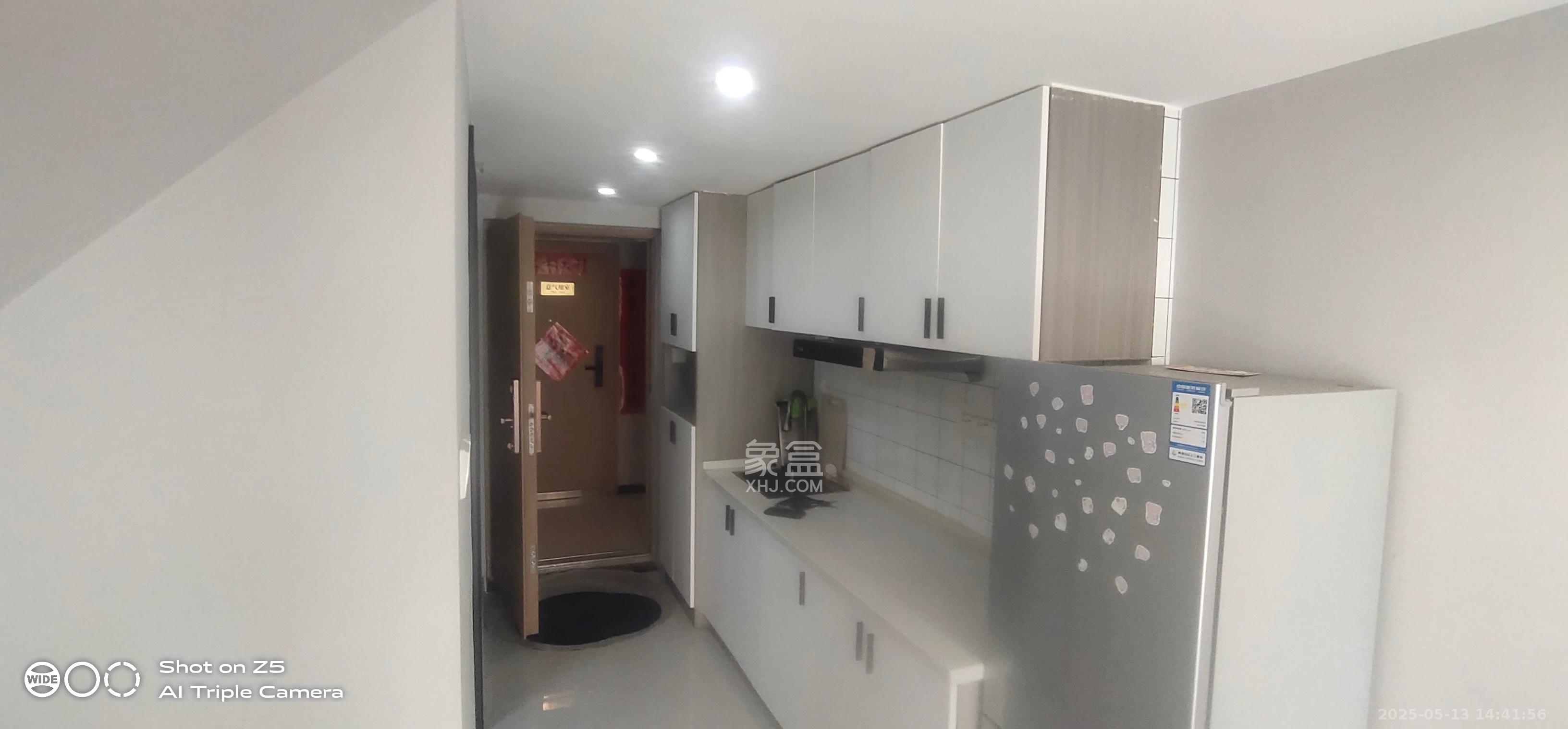 卓越江岸  2室1厅1卫    2400.0元/月 卓越江岸  2室1厅1卫    2400.0元/月室内图