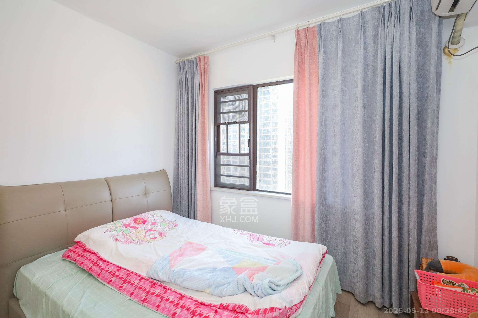 钰龙天下二期(钰龙佳园) 3室2厅2卫 220.0万 钰龙天下二期(钰龙佳园) 3室2厅2卫 220.0万卧室