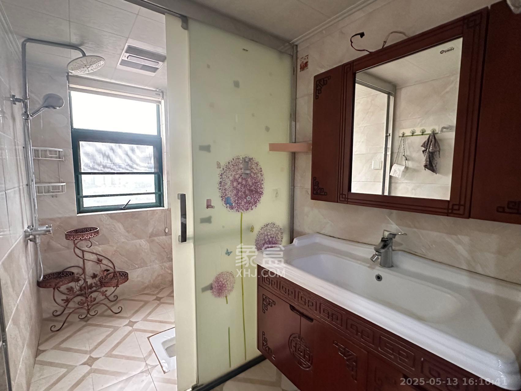 维一星城原山苑 3室2厅2卫 2500.0元/月 维一星城原山苑 3室2厅2卫 2500.0元/月室内图