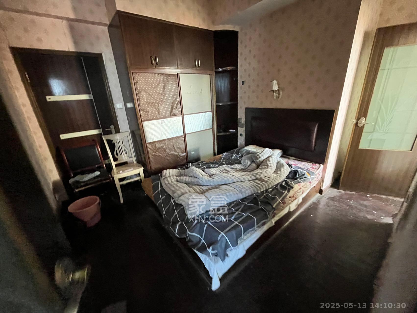 南明苑西区  4室2厅2卫    3000.0元/月 南明苑西区  4室2厅2卫    3000.0元/月室内图