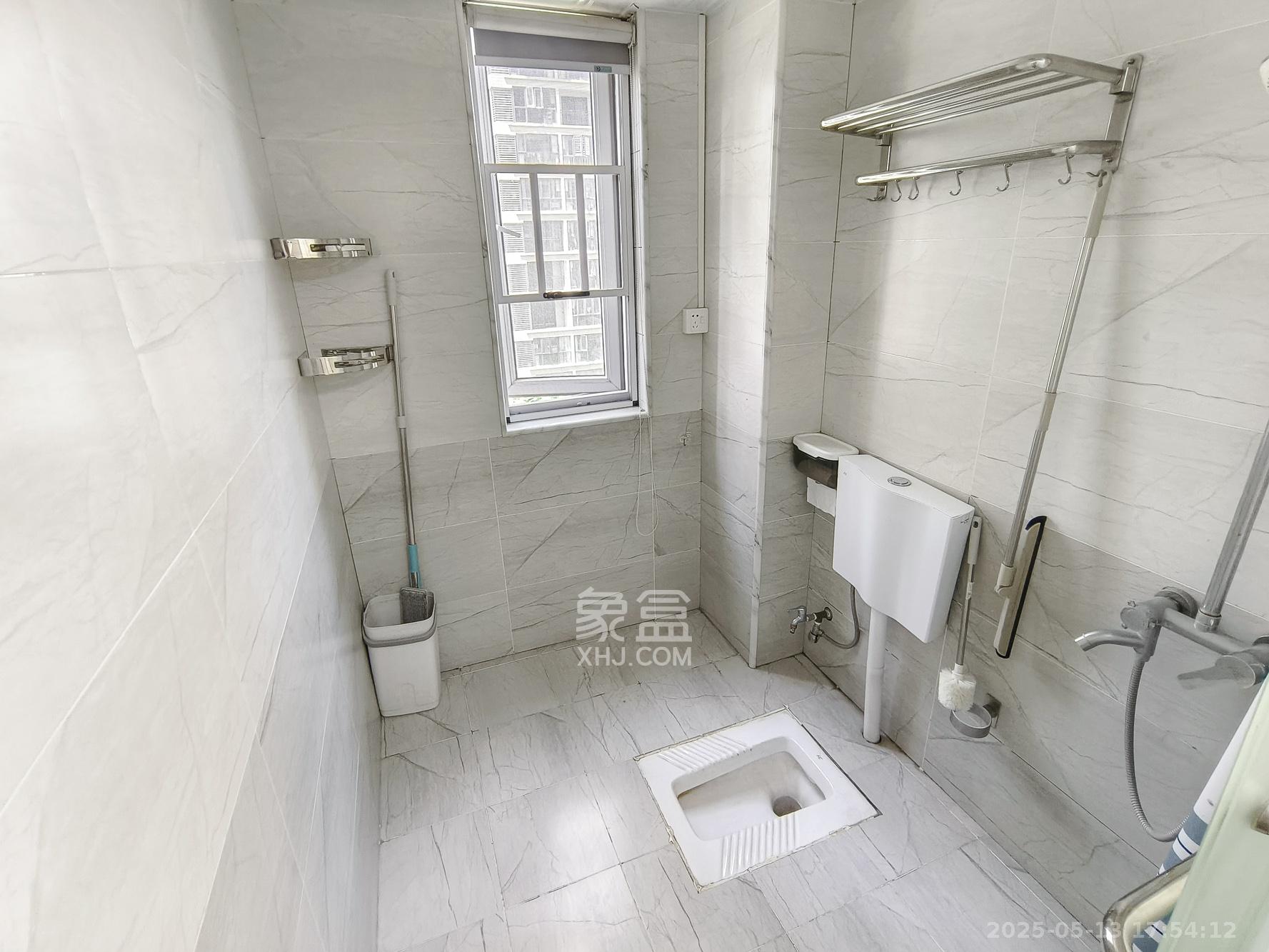 保利香槟国际 4室2厅2卫 97.8万 保利香槟国际 4室2厅2卫 97.8万卫生间