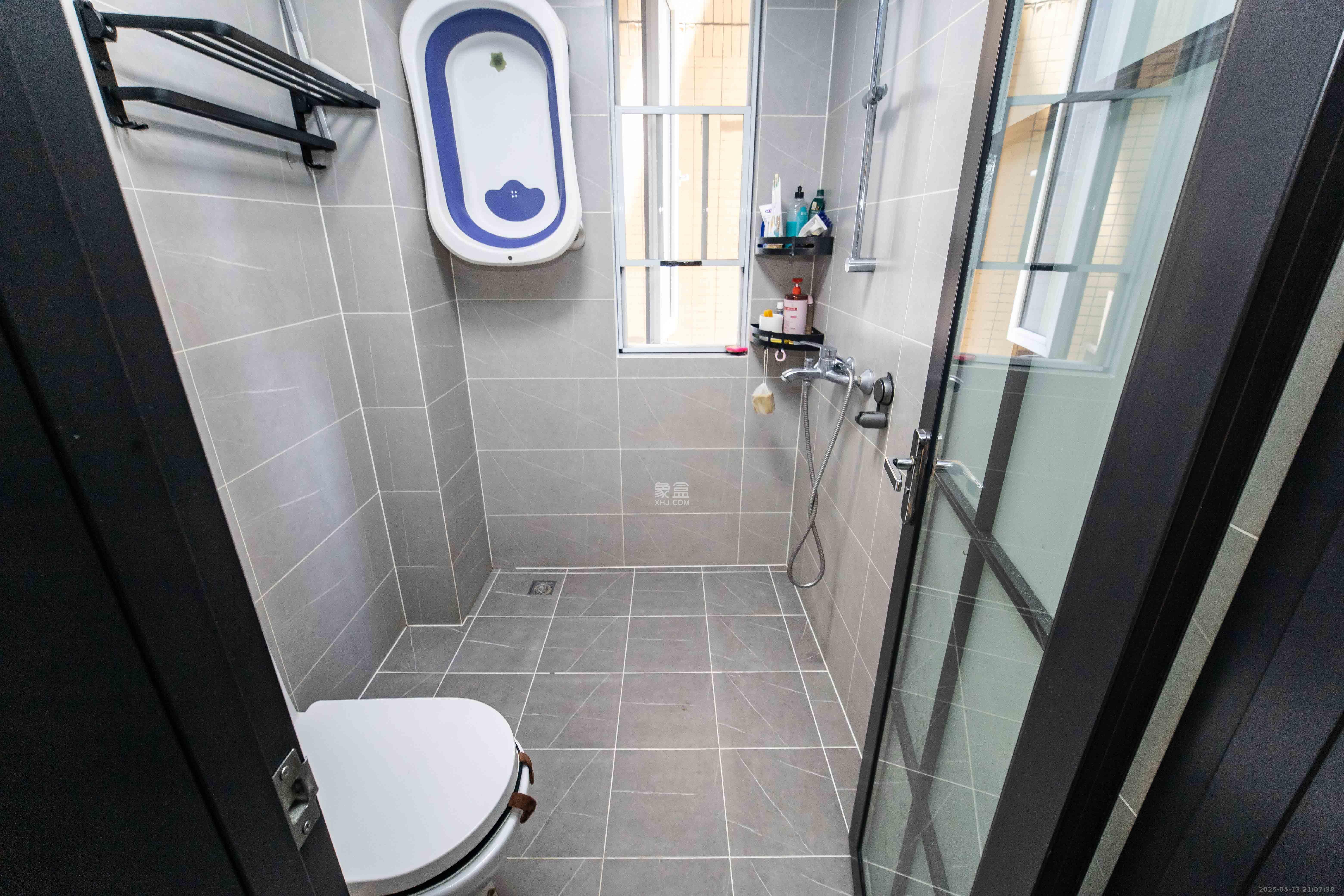 金地格林公馆  3室2厅1卫    97.0万 金地格林公馆  3室2厅1卫    97.0万卫生间