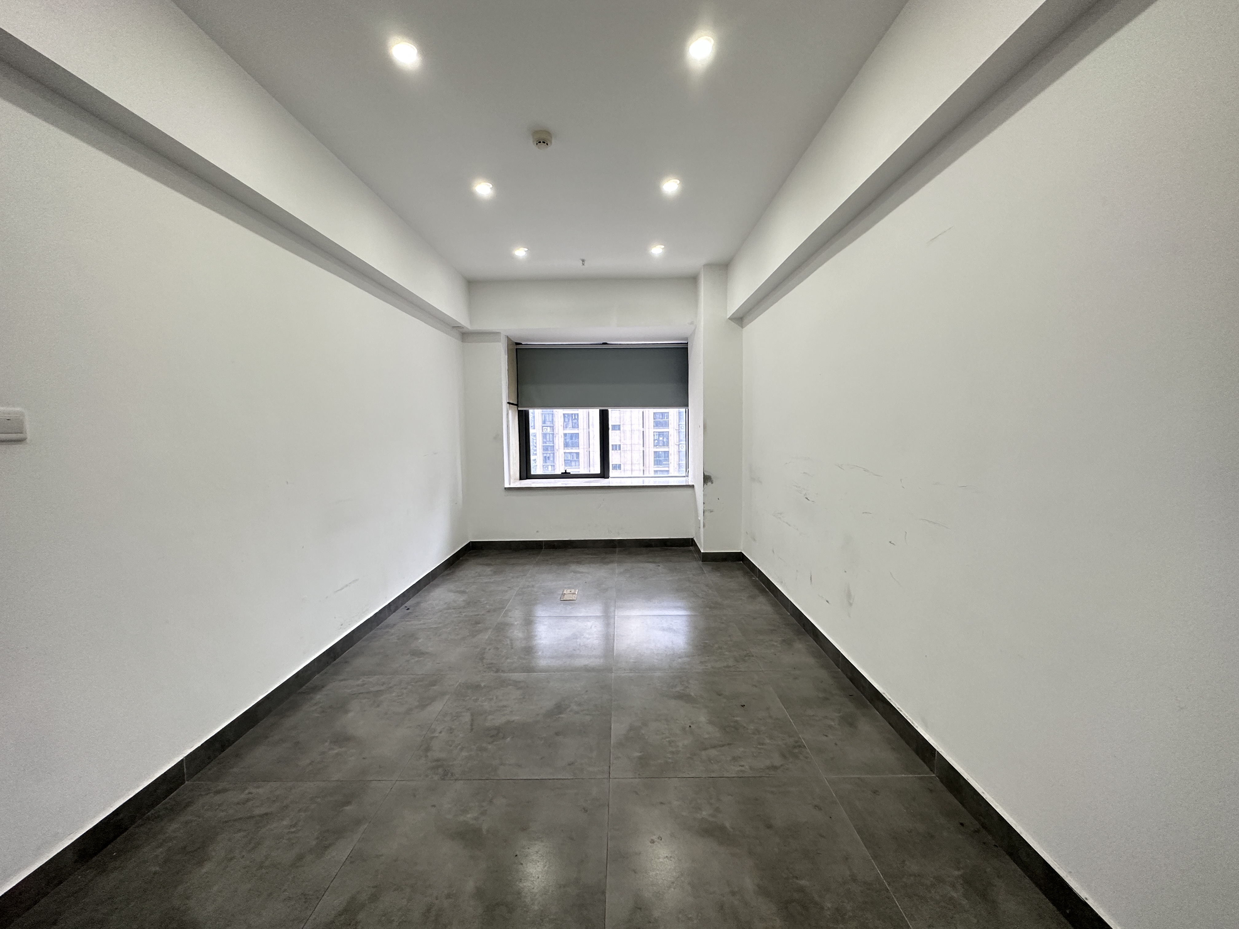 海航豪庭南苑 4室2厅2卫 14000.0元/月 海航豪庭南苑 4室2厅2卫 14000.0元/月室内图