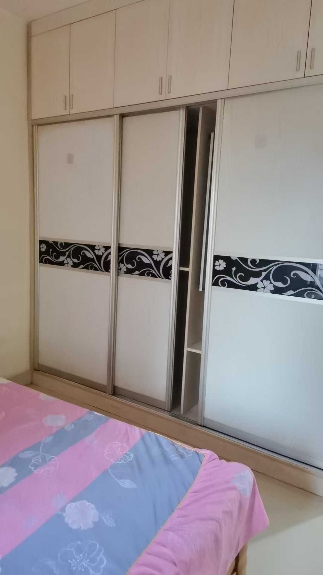 愉景湾东域  3室2厅2卫   1500.00元/月室内图