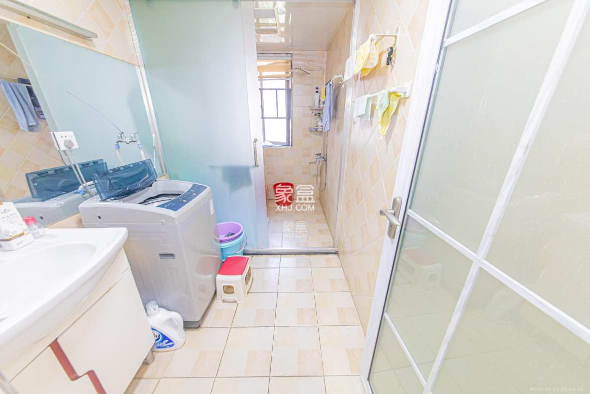 中建芙蓉嘉苑 3室2厅1卫 88.0万 中建芙蓉嘉苑 3室2厅1卫 88.0万卫生间