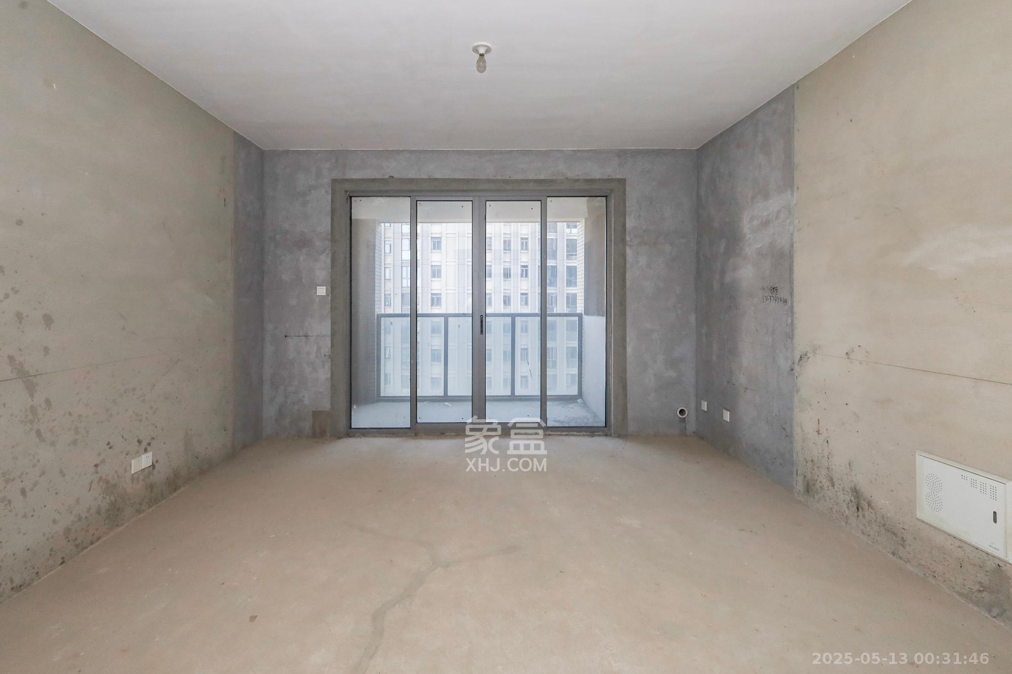 八方小区C区  4室2厅2卫    458.0万 八方小区C区  4室2厅2卫    458.0万