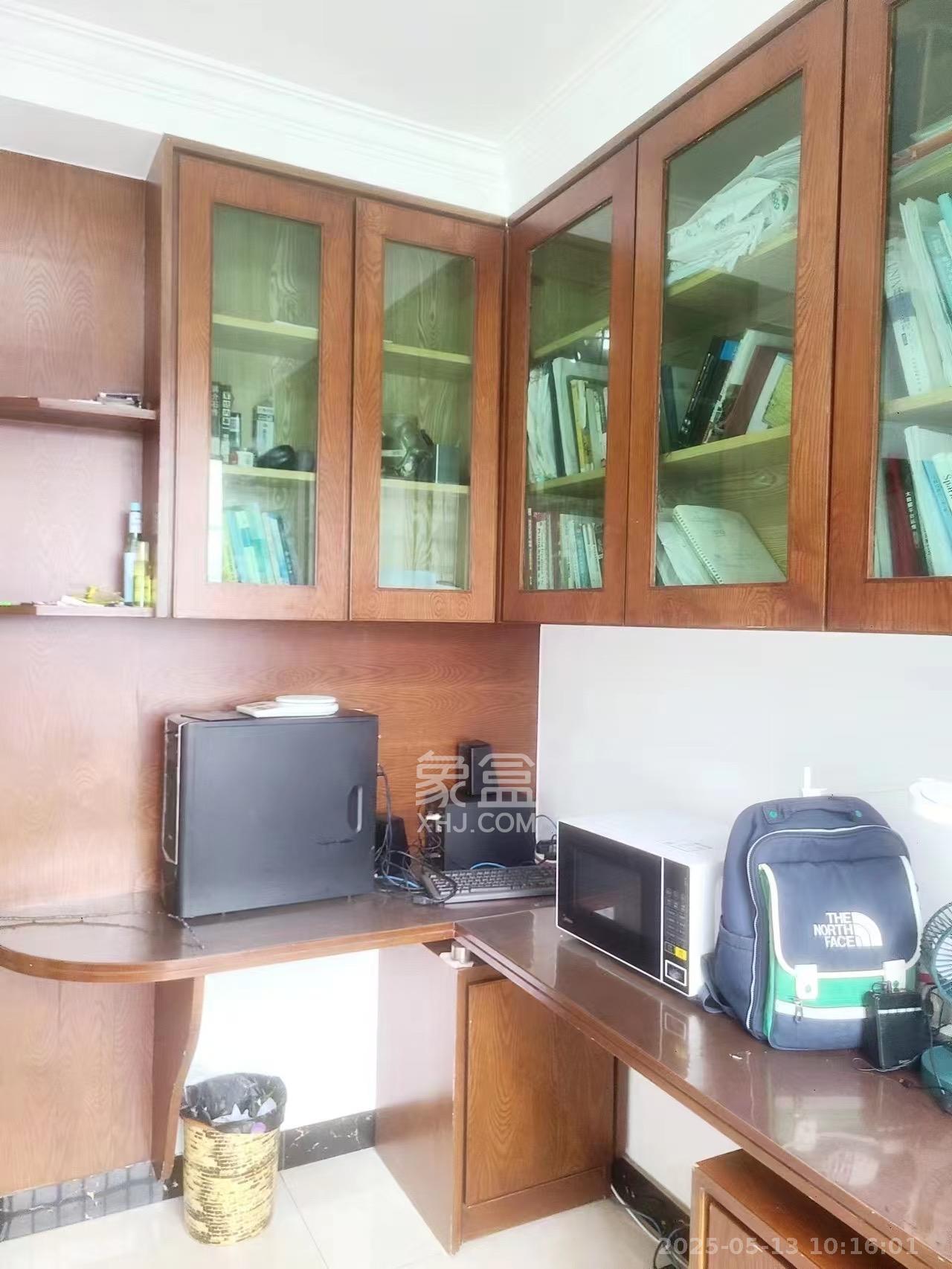 花样年华 4室2厅2卫 2200.0元/月 花样年华 4室2厅2卫 2200.0元/月室内图