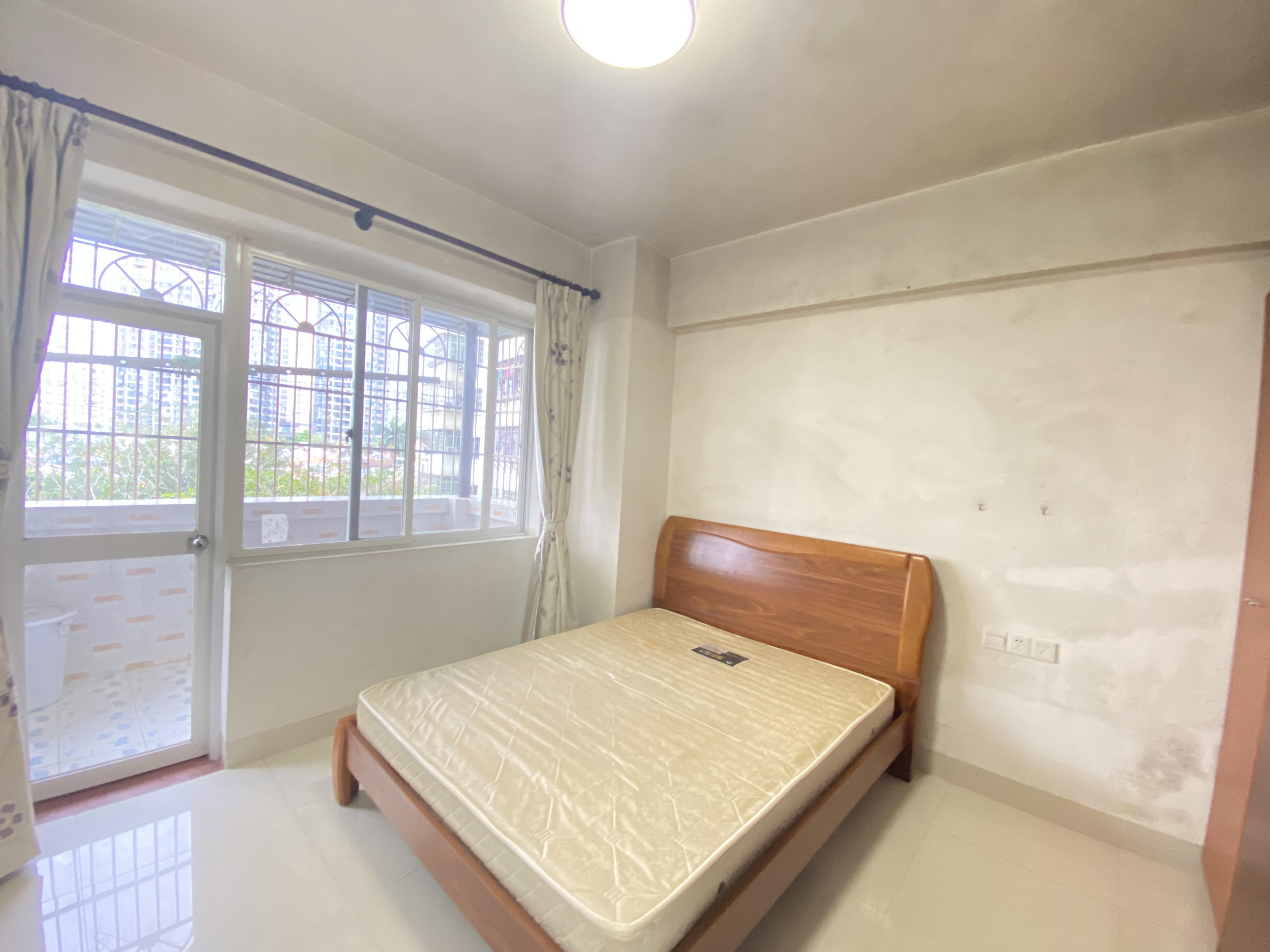 虹冠大厦 2室2厅1卫 2100.0元/月 虹冠大厦 2室2厅1卫 2100.0元/月室内图