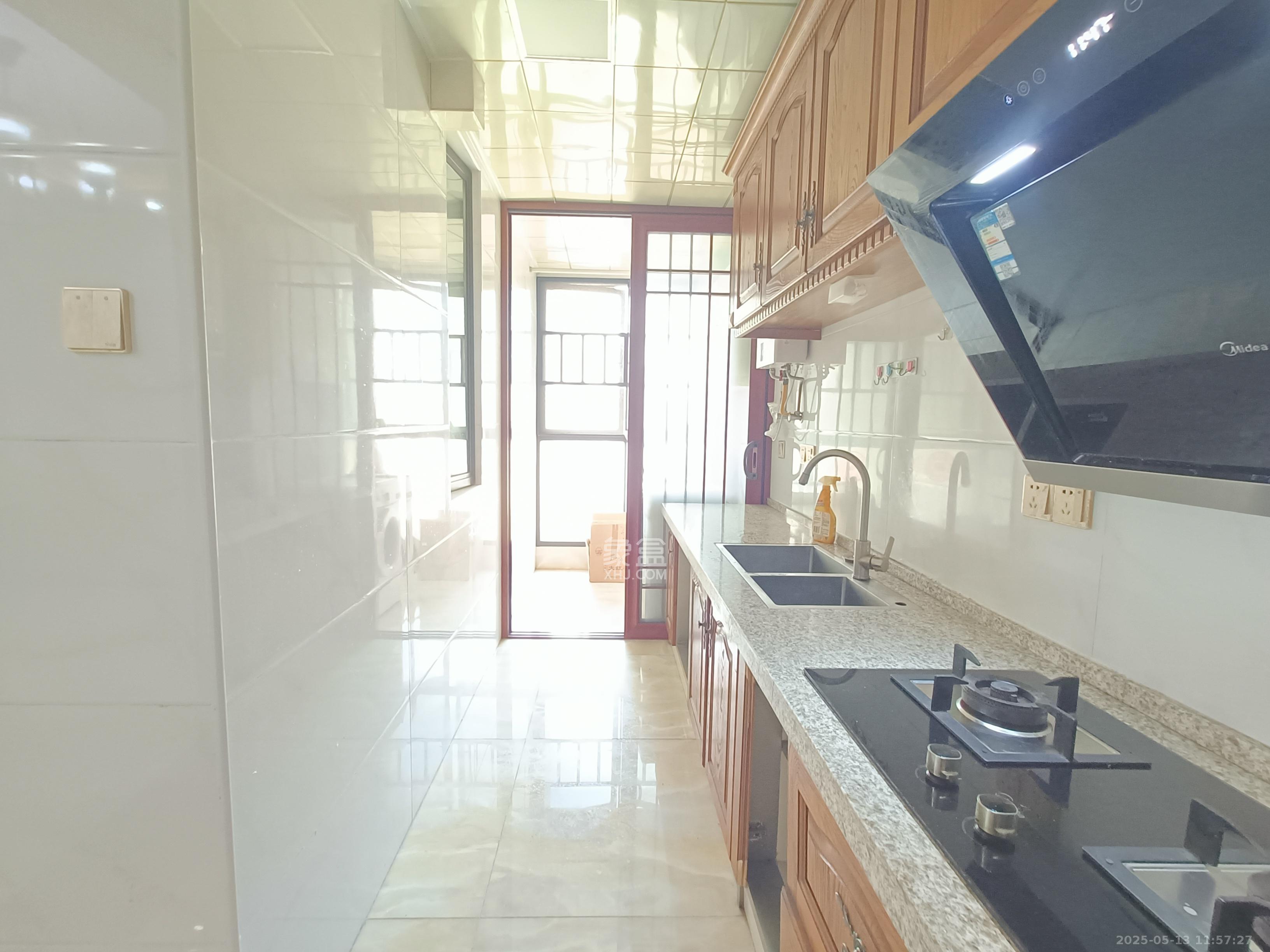 和泓梅溪四季 3室2厅2卫 3000.0元/月 和泓梅溪四季 3室2厅2卫 3000.0元/月室内图