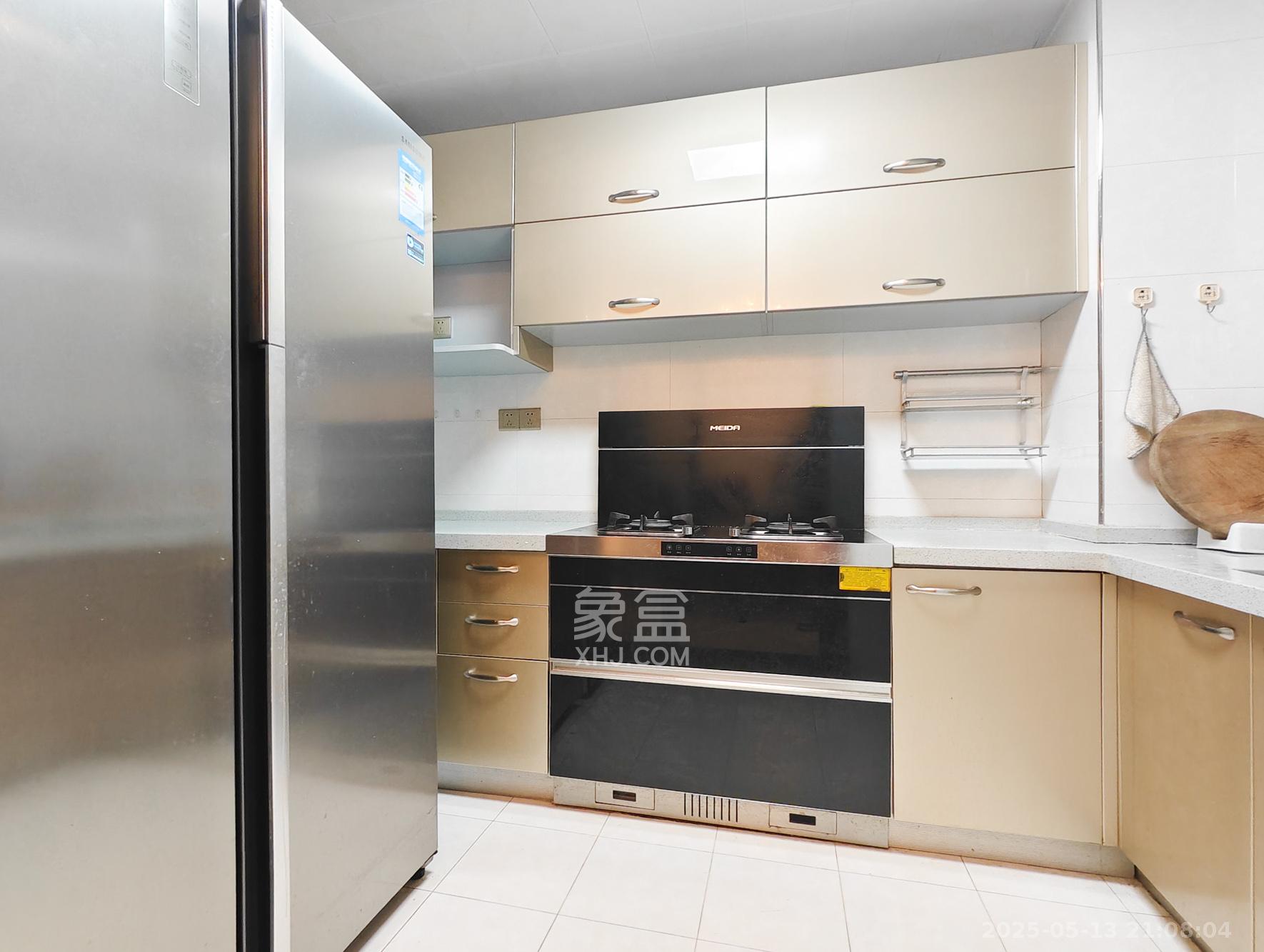 潇湘名城(新里程潇湘名城) 5室2厅2卫 162.0万 潇湘名城(新里程潇湘名城) 5室2厅2卫 162.0万厨房