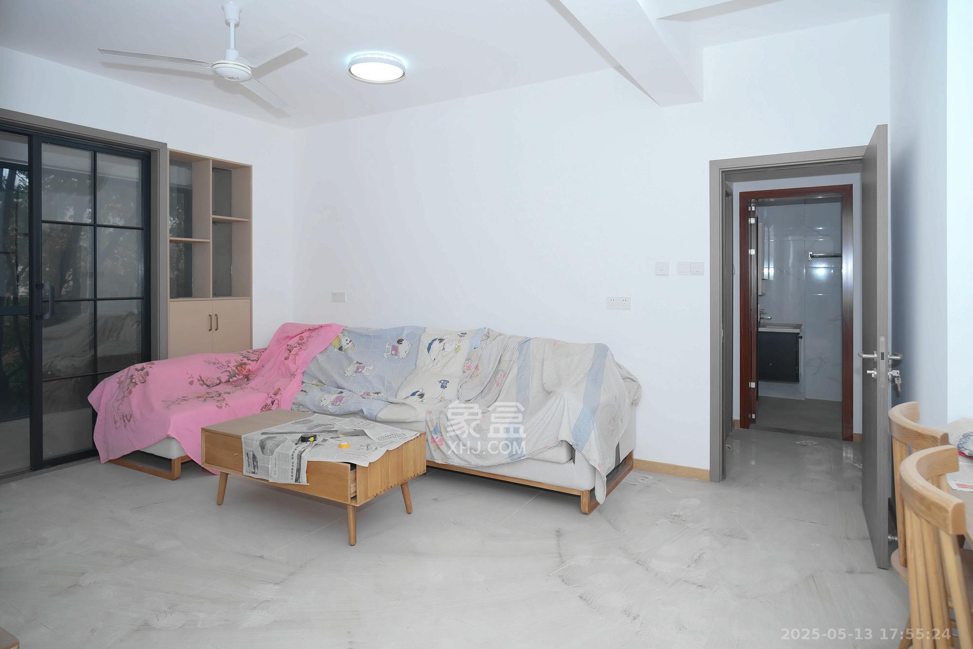 山水湾  2室2厅1卫    61.8万 山水湾  2室2厅1卫    61.8万客厅