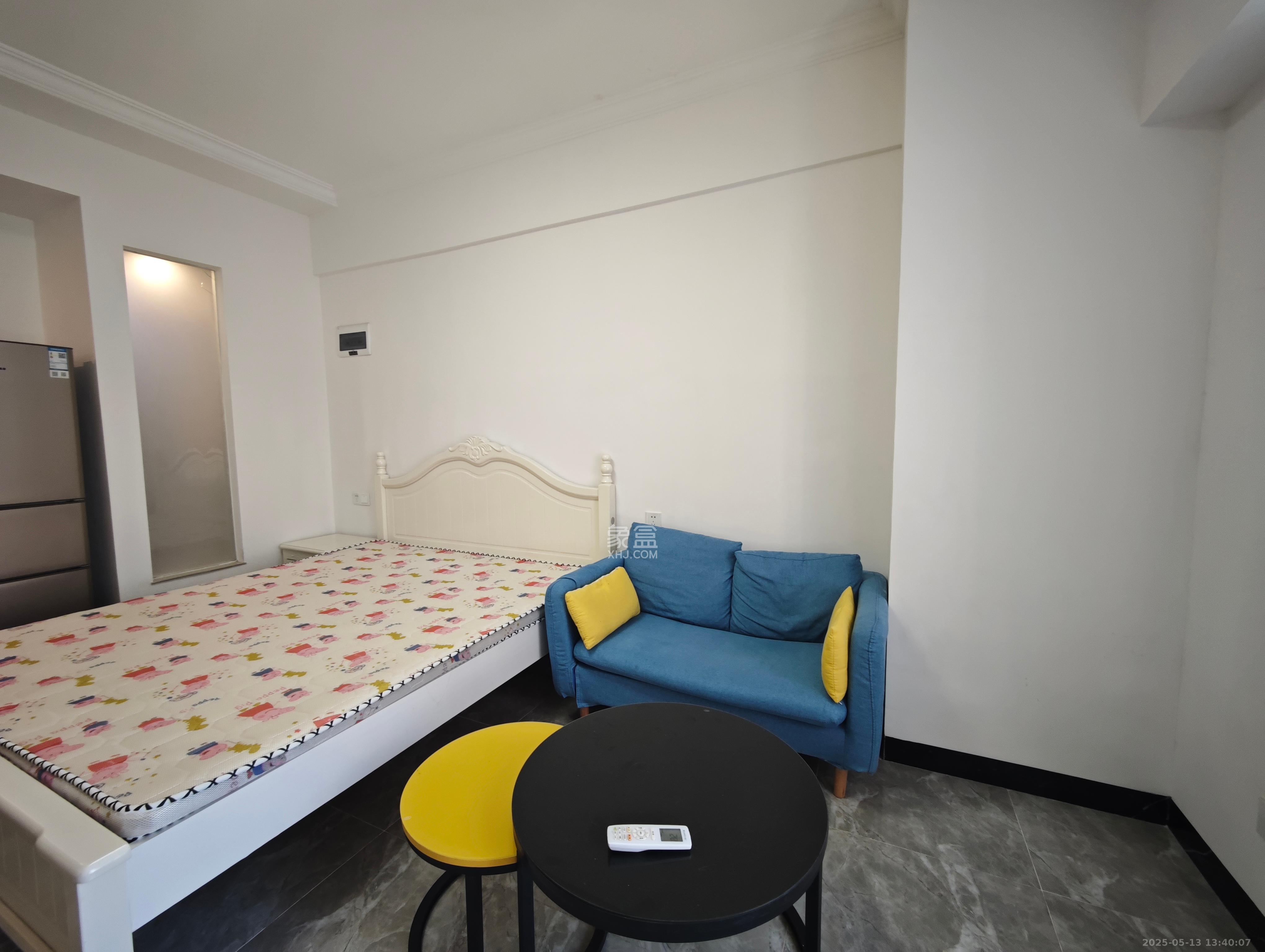 芙蓉万国城MOMA(卓越汇富苑)  1室1厅1卫    1300.0元/月 芙蓉万国城MOMA(卓越汇富苑)  1室1厅1卫    1300.0元/月室内图