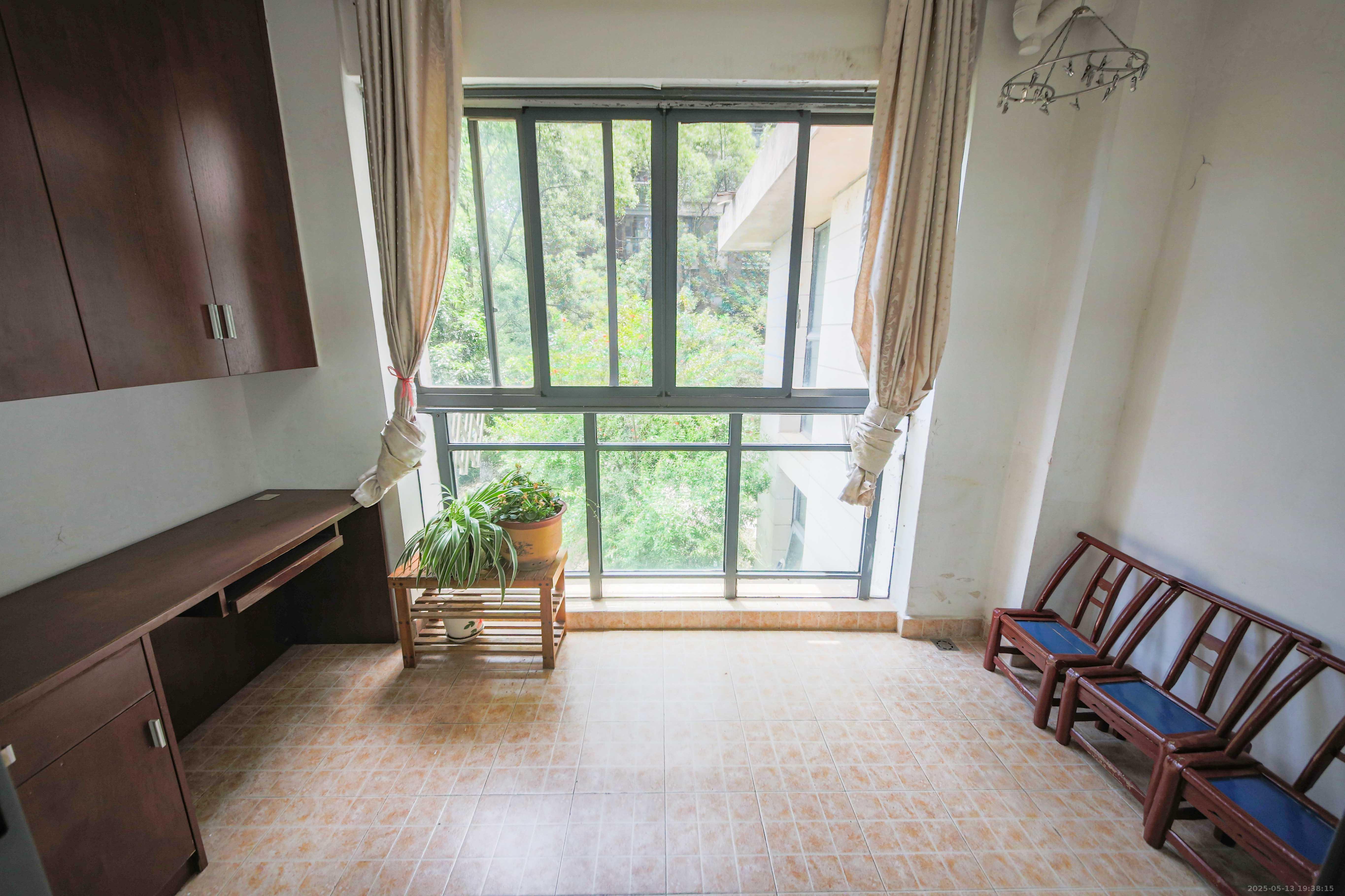 奥林匹克花园 2室2厅1卫 68.0万 奥林匹克花园 2室2厅1卫 68.0万阳台