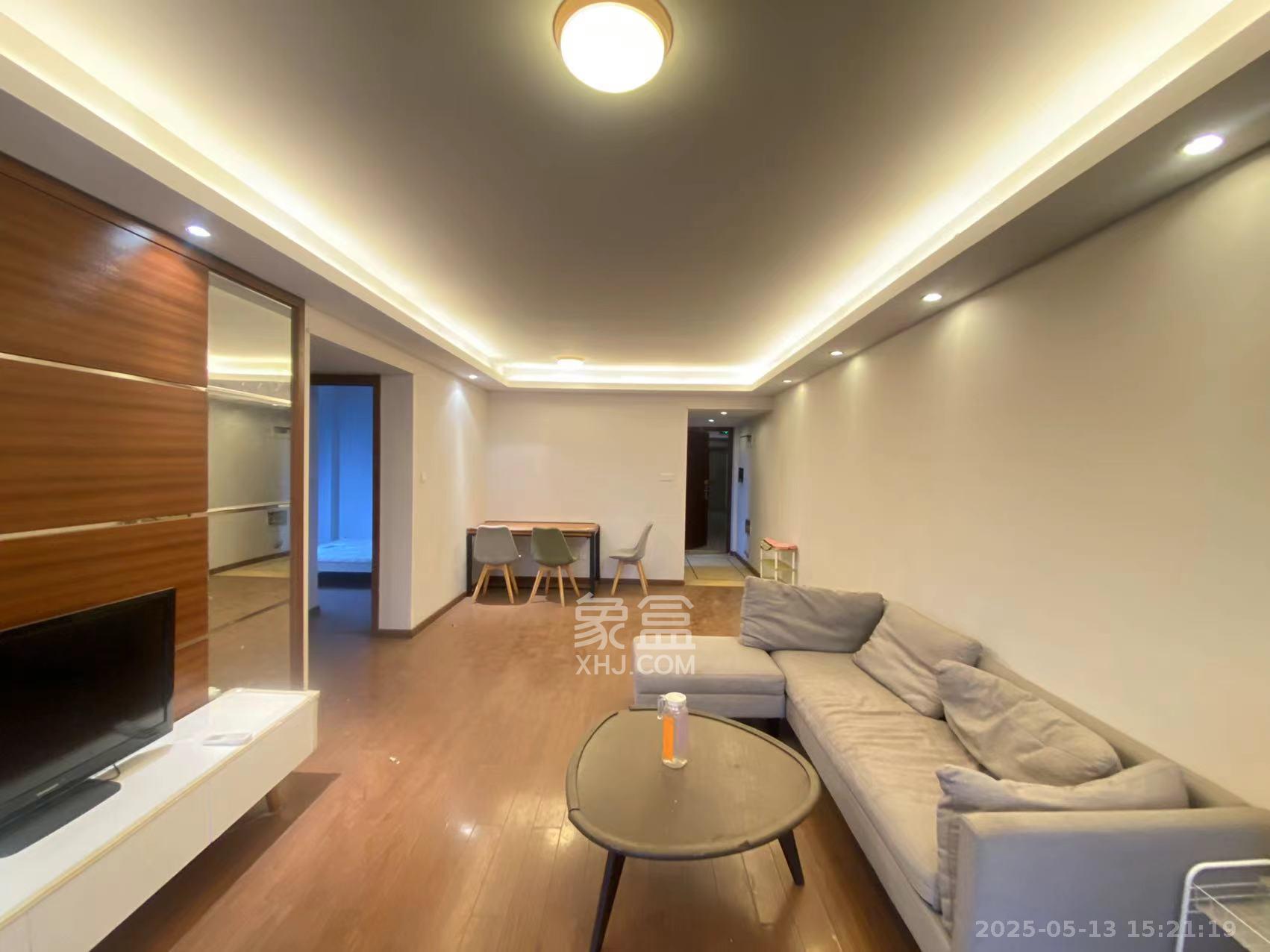 万科金域华府三四期  3室2厅1卫    2400.0元/月 万科金域华府三四期  3室2厅1卫    2400.0元/月室内图