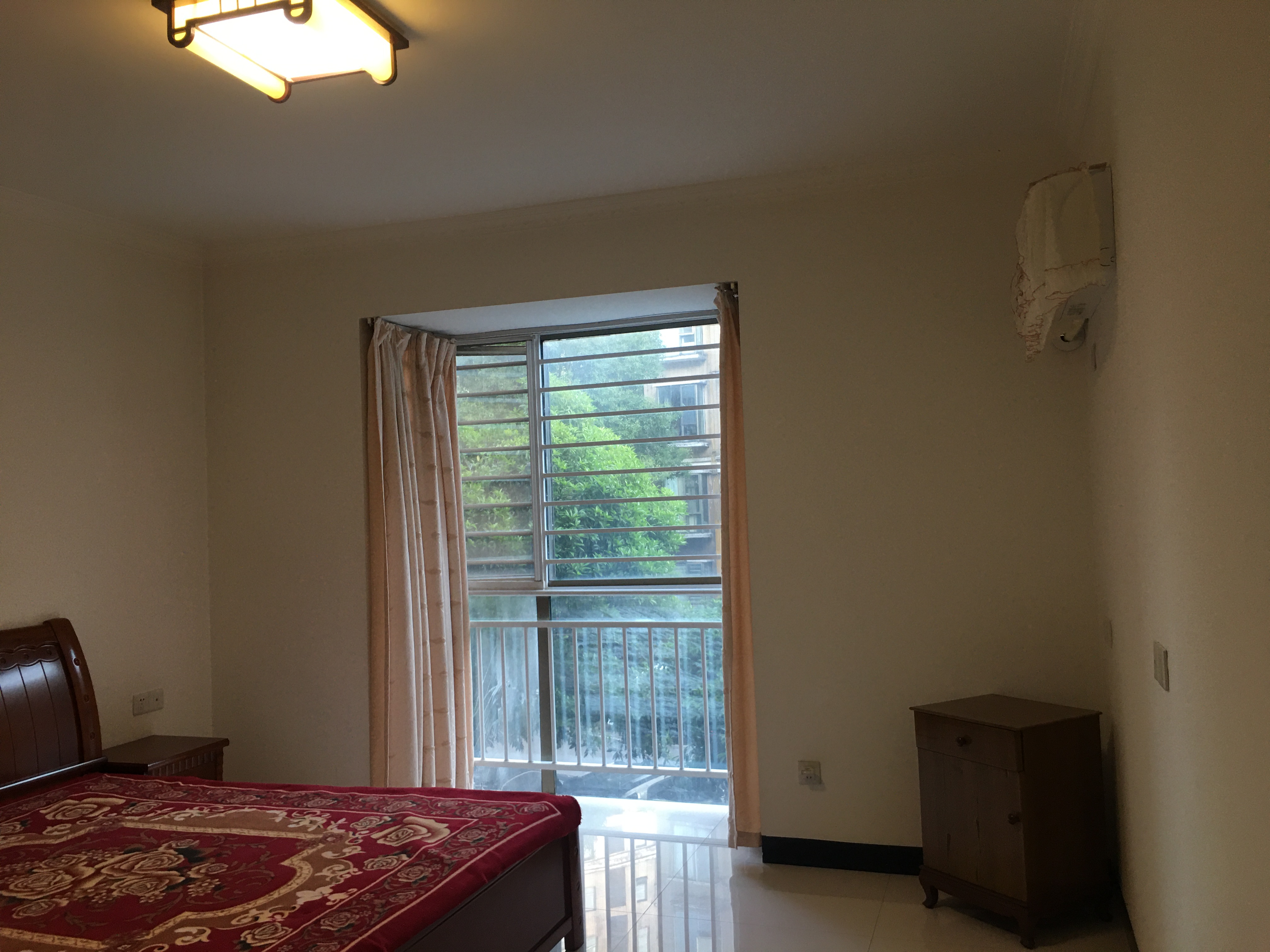 佳宁娜小区(梓山湖小区) 3室2厅2卫 2200.0元/月 佳宁娜小区(梓山湖小区) 3室2厅2卫 2200.0元/月室内图